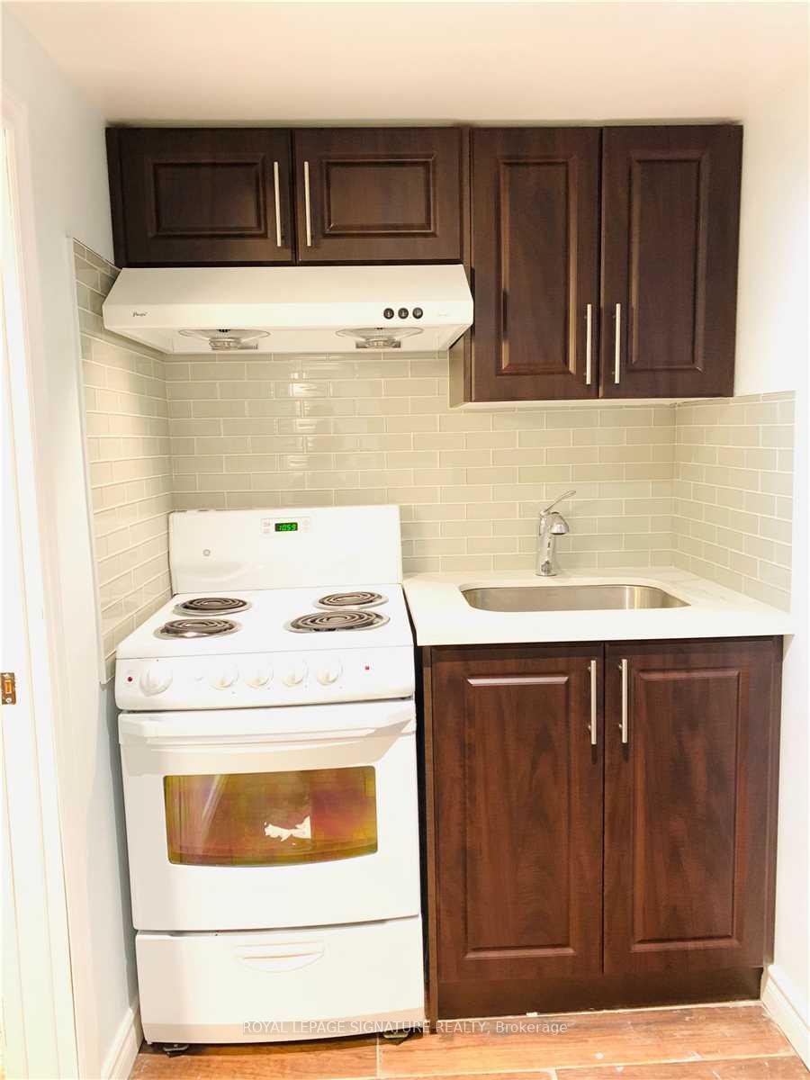 Photo 4 of Unit Lower, 94 Woodfern Drive, Scarborough, Ionview — HOMEH