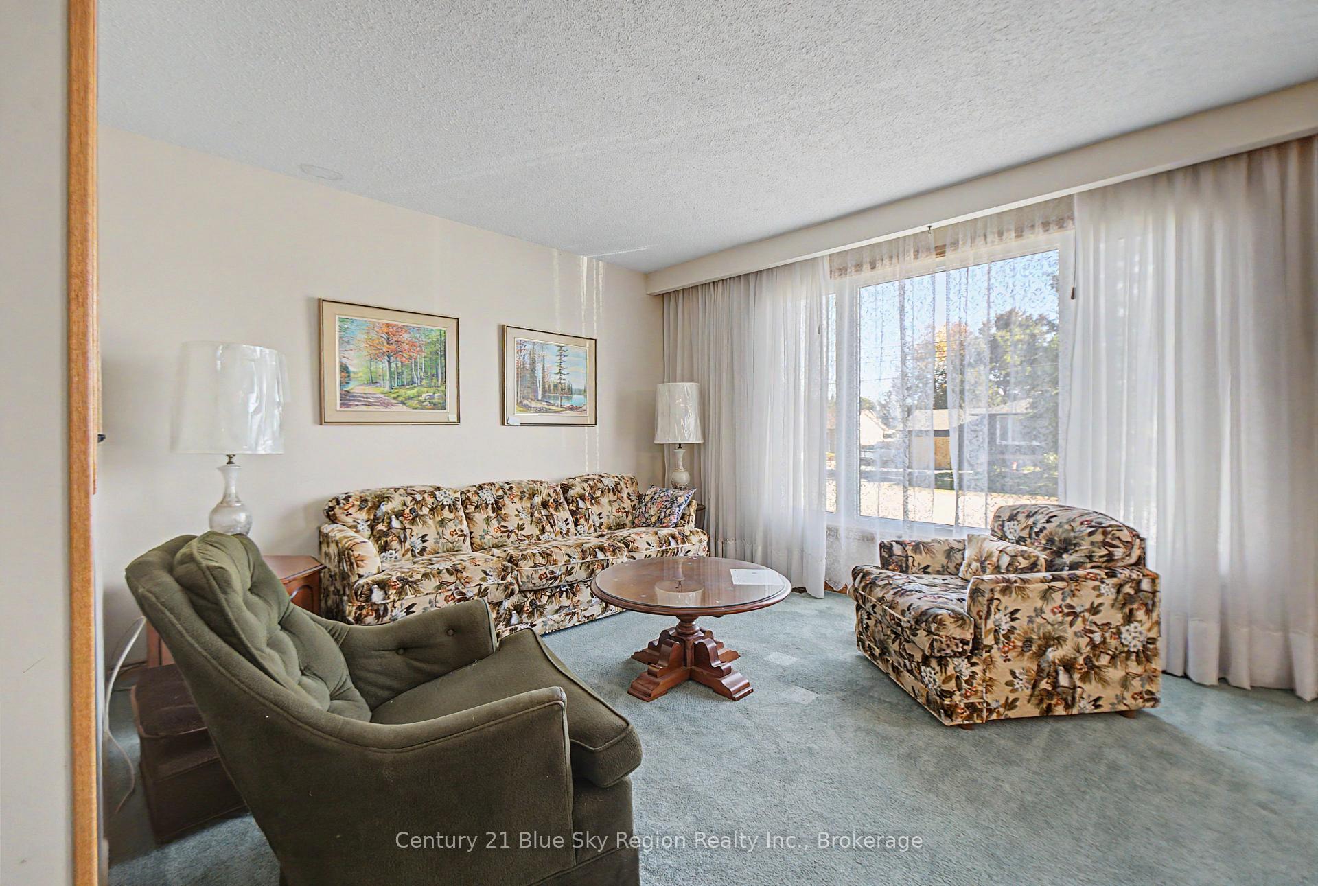 Photo 2 of 29 Beaver Crescent, North Bay, Ferris — HOMEH