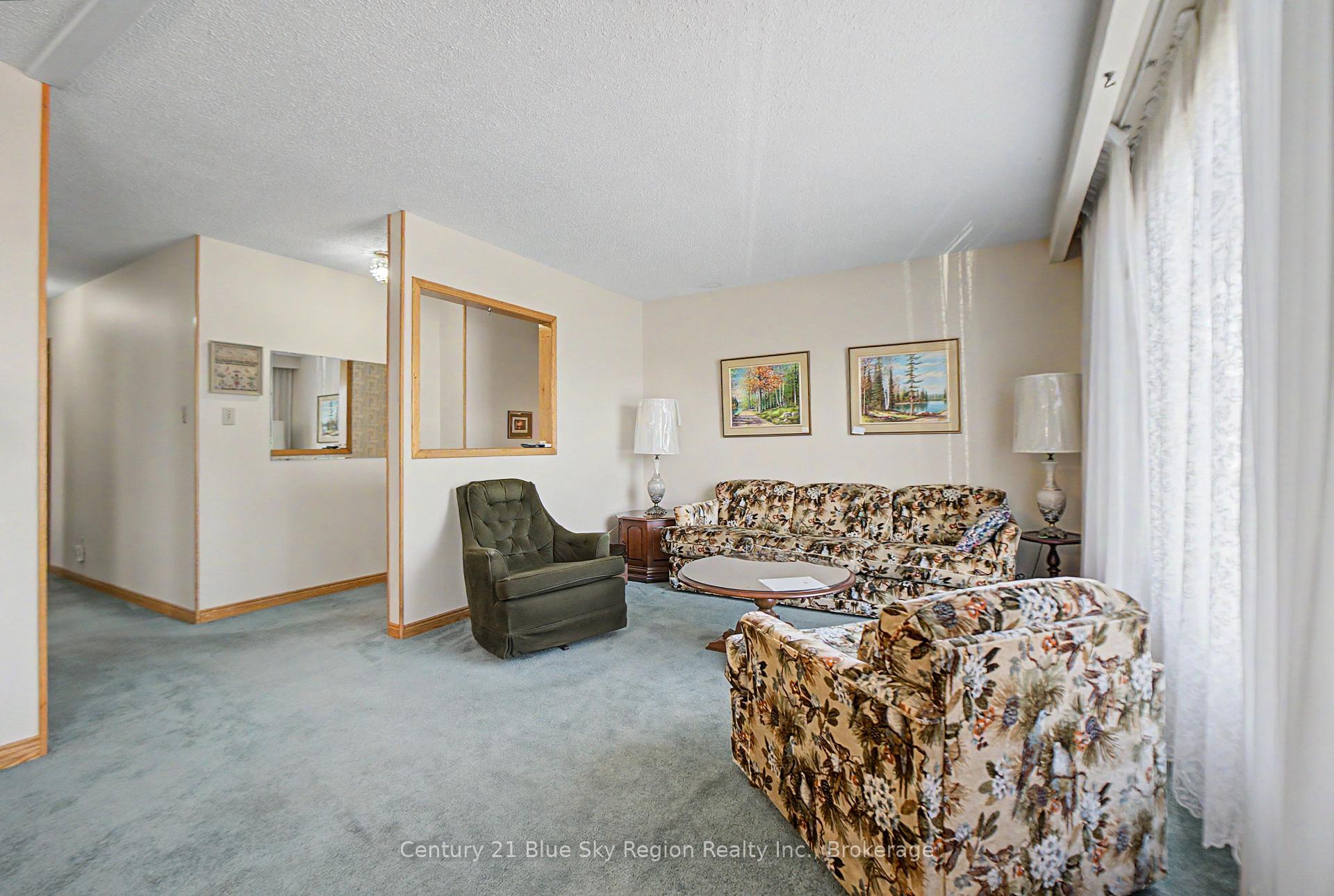 Photo 5 of 29 Beaver Crescent, North Bay, Ferris — HOMEH