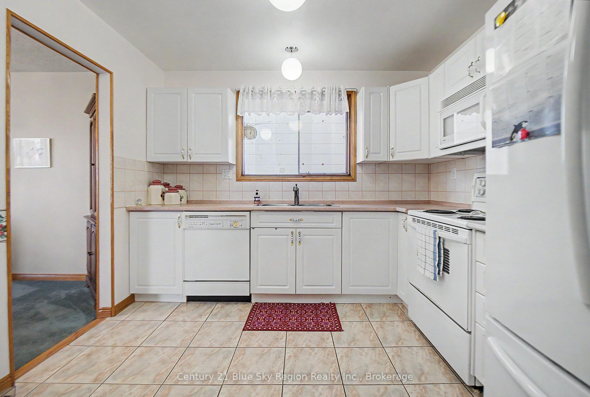 Photo 11 of 29 Beaver Crescent, North Bay, Ferris — HOMEH