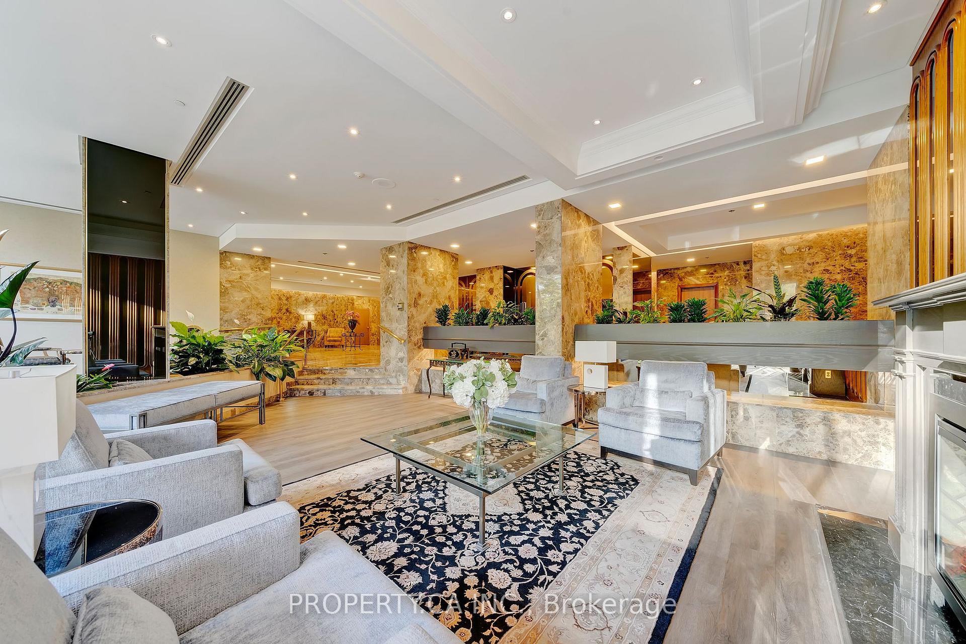Photo 3 of Unit 1202, 1 Concorde Place, North York, Banbury-Don Mills — HOMEH