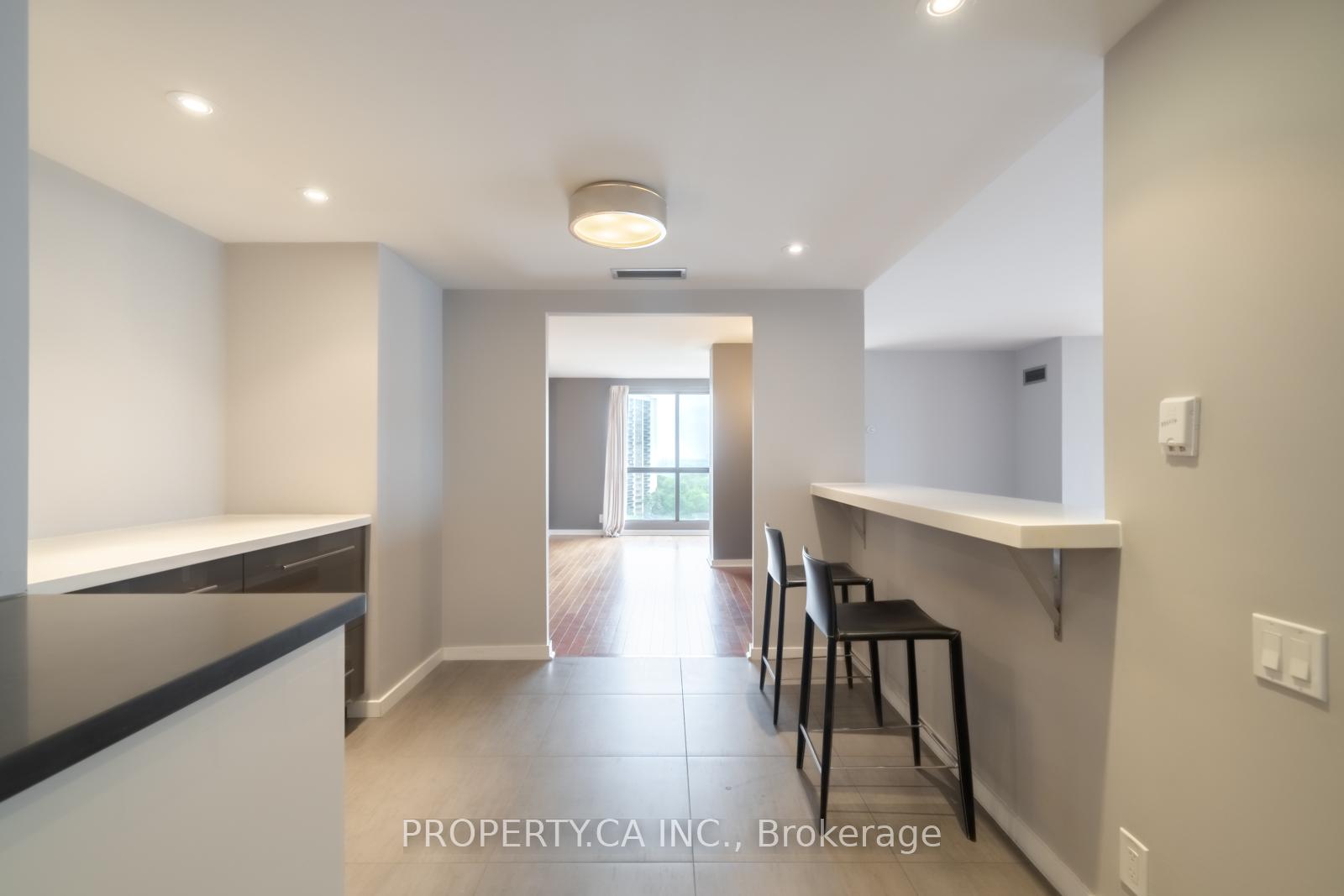 Photo 7 of Unit 1202, 1 Concorde Place, North York, Banbury-Don Mills — HOMEH