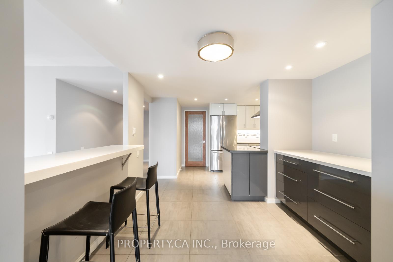 Photo 8 of Unit 1202, 1 Concorde Place, North York, Banbury-Don Mills — HOMEH