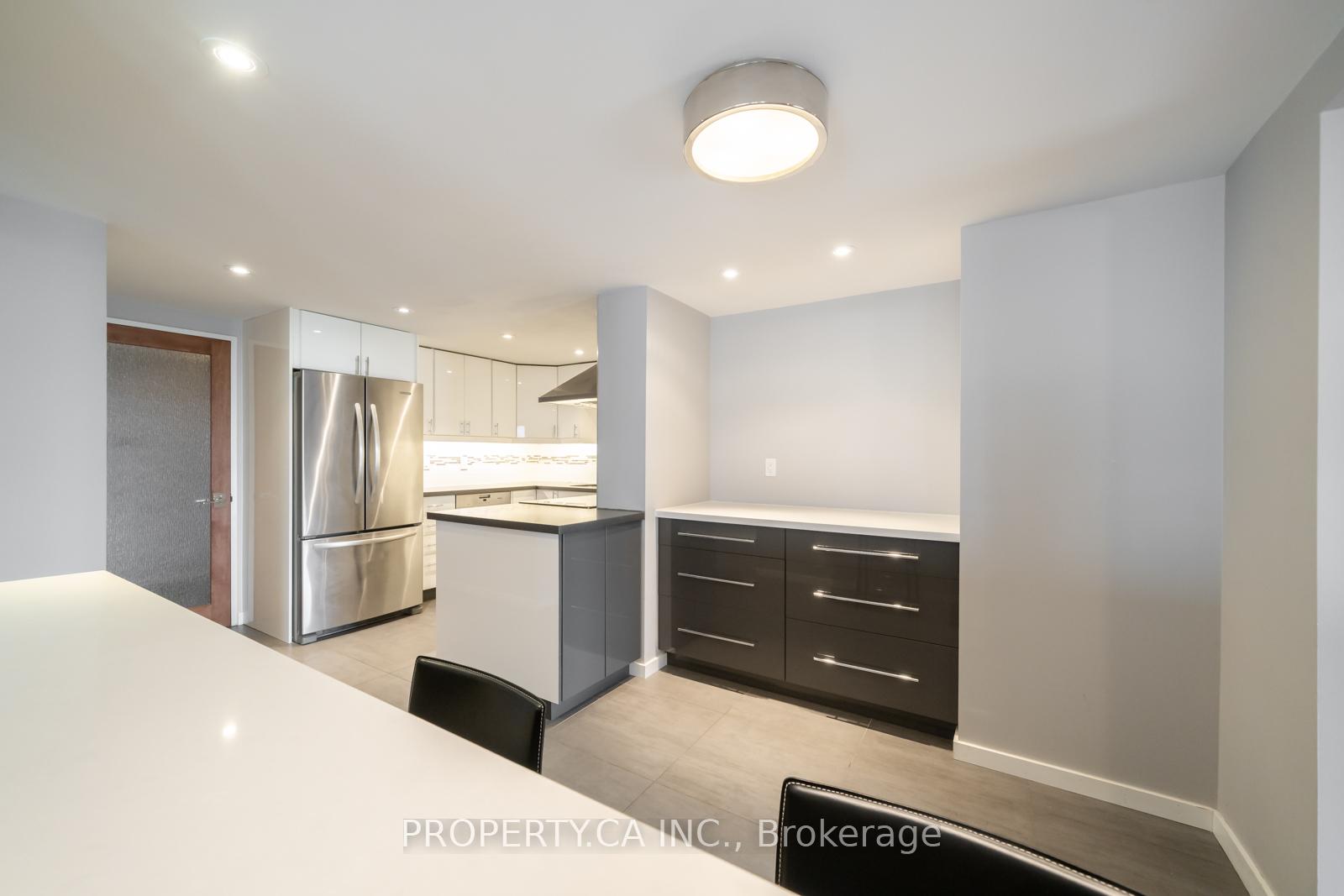Photo 12 of Unit 1202, 1 Concorde Place, North York, Banbury-Don Mills — HOMEH