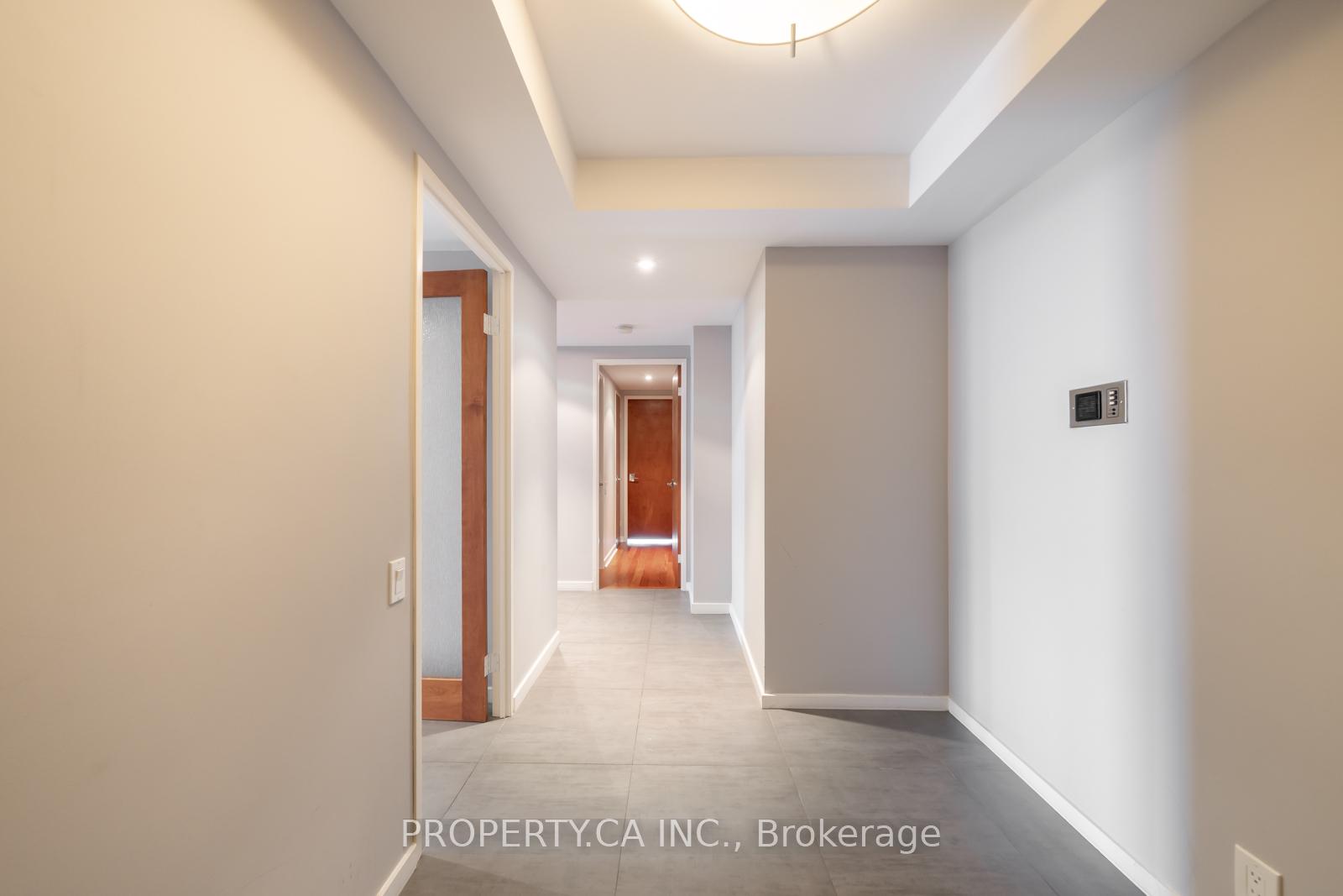 Photo 14 of Unit 1202, 1 Concorde Place, North York, Banbury-Don Mills — HOMEH