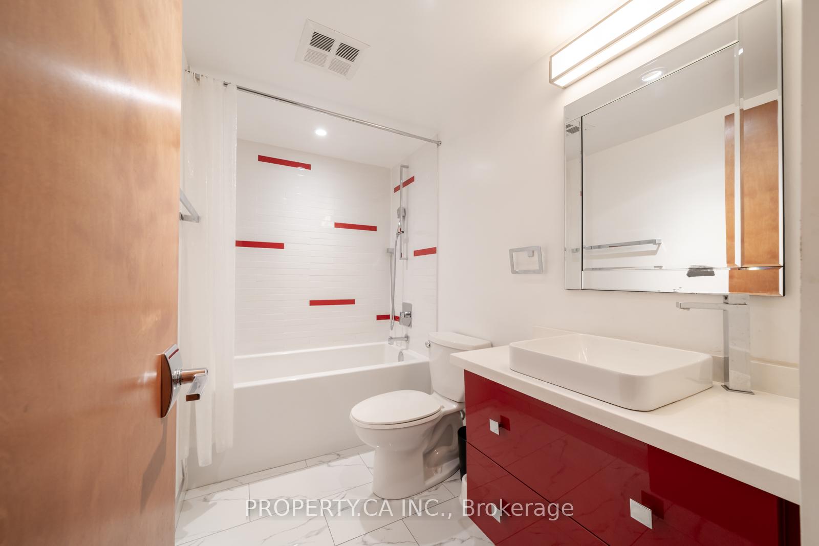Photo 18 of Unit 1202, 1 Concorde Place, North York, Banbury-Don Mills — HOMEH