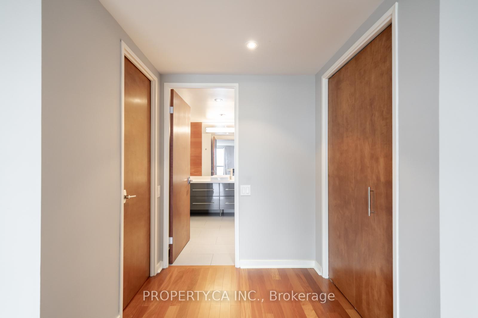 Photo 22 of Unit 1202, 1 Concorde Place, North York, Banbury-Don Mills — HOMEH