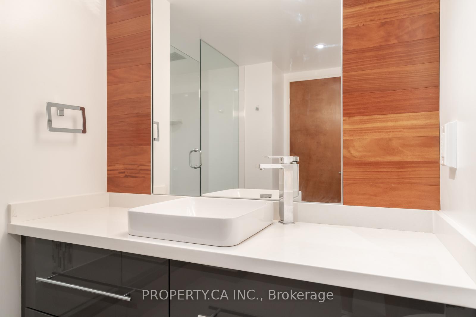 Photo 24 of Unit 1202, 1 Concorde Place, North York, Banbury-Don Mills — HOMEH