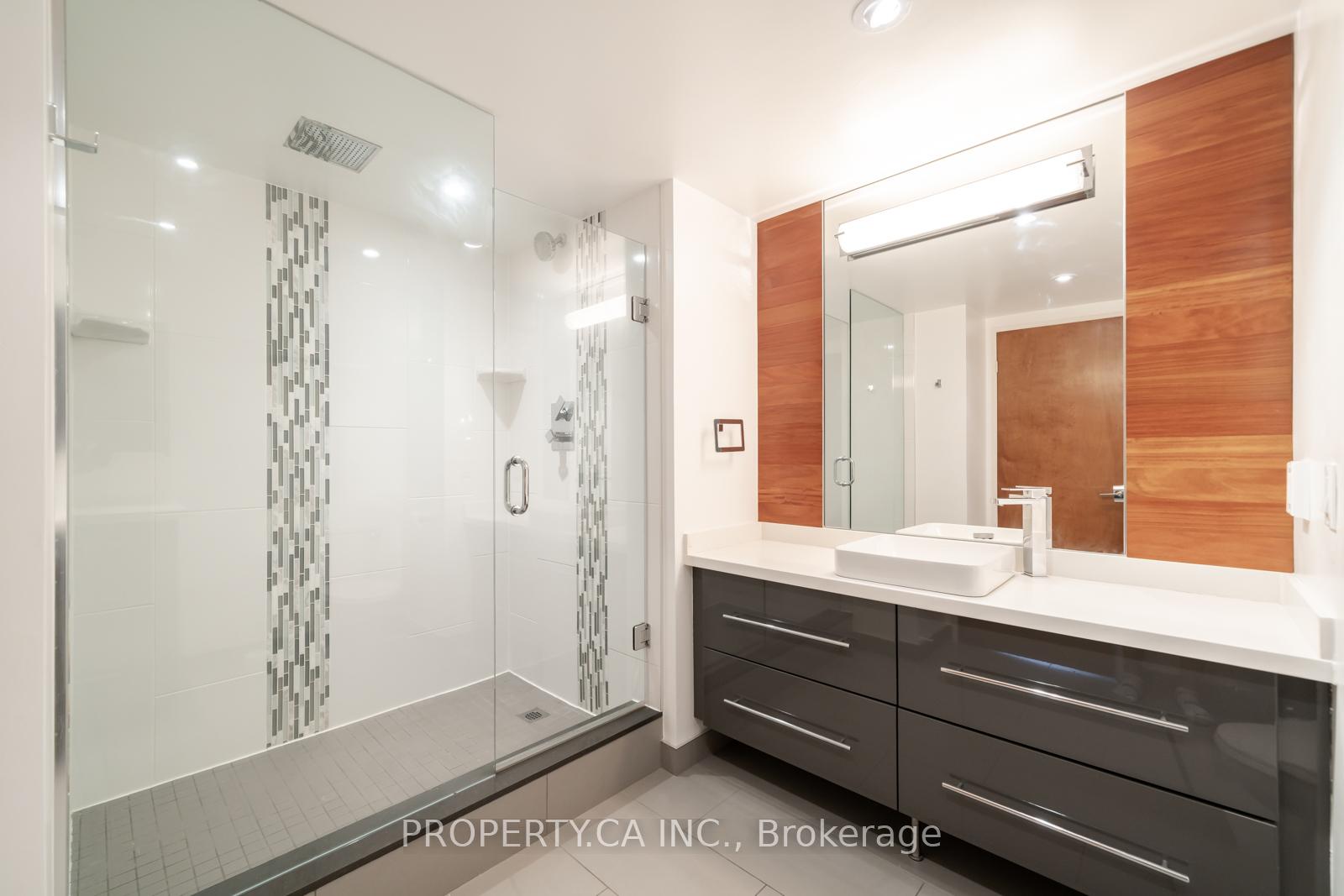 Photo 25 of Unit 1202, 1 Concorde Place, North York, Banbury-Don Mills — HOMEH