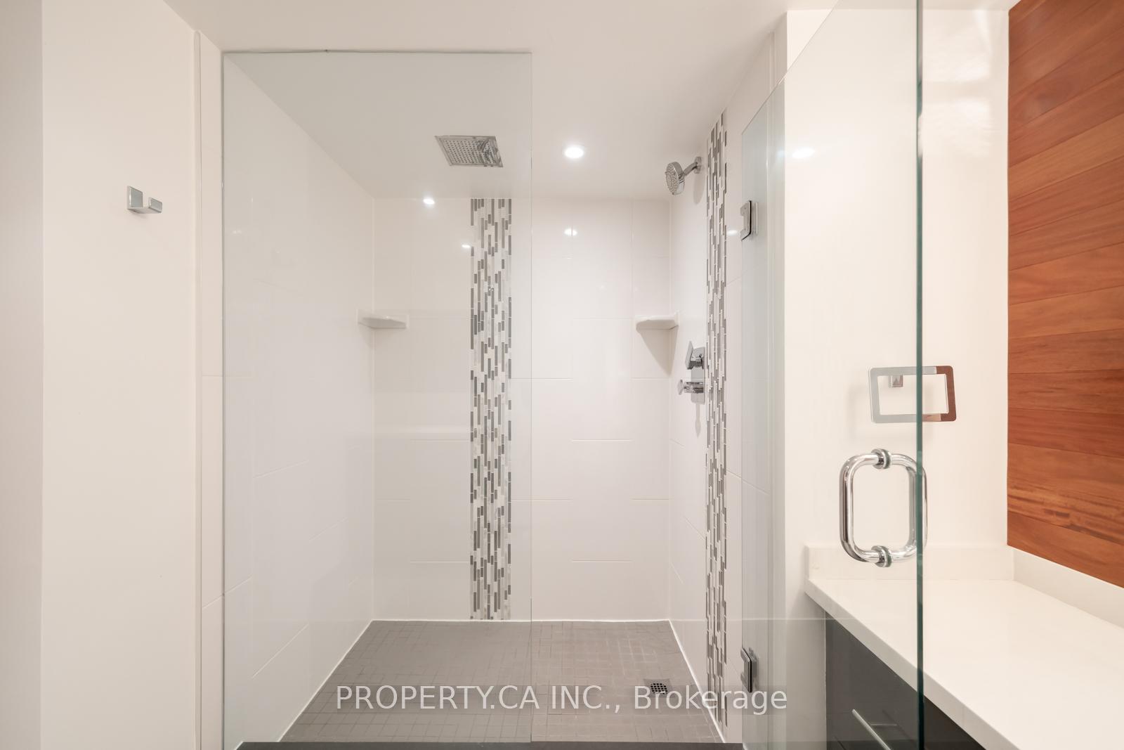 Photo 26 of Unit 1202, 1 Concorde Place, North York, Banbury-Don Mills — HOMEH