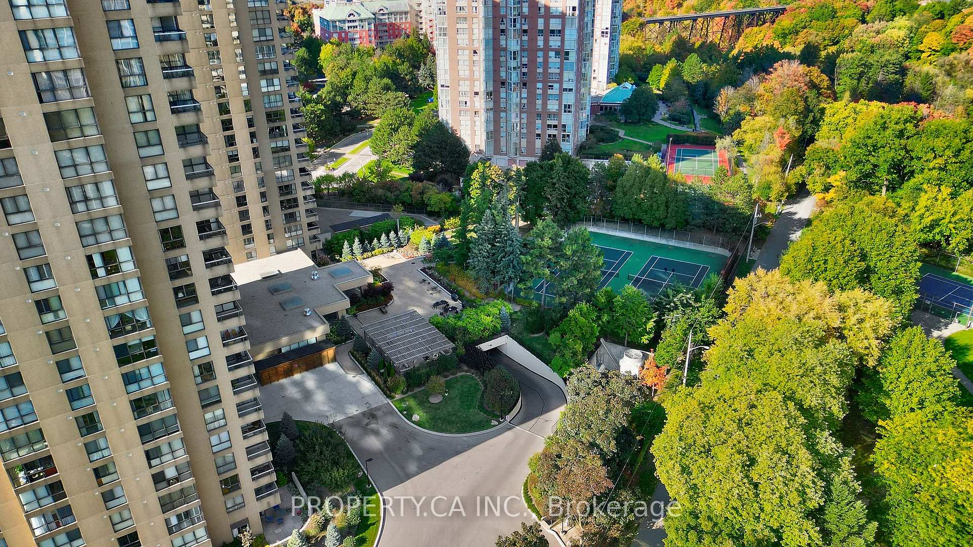 Photo 33 of Unit 1202, 1 Concorde Place, North York, Banbury-Don Mills — HOMEH