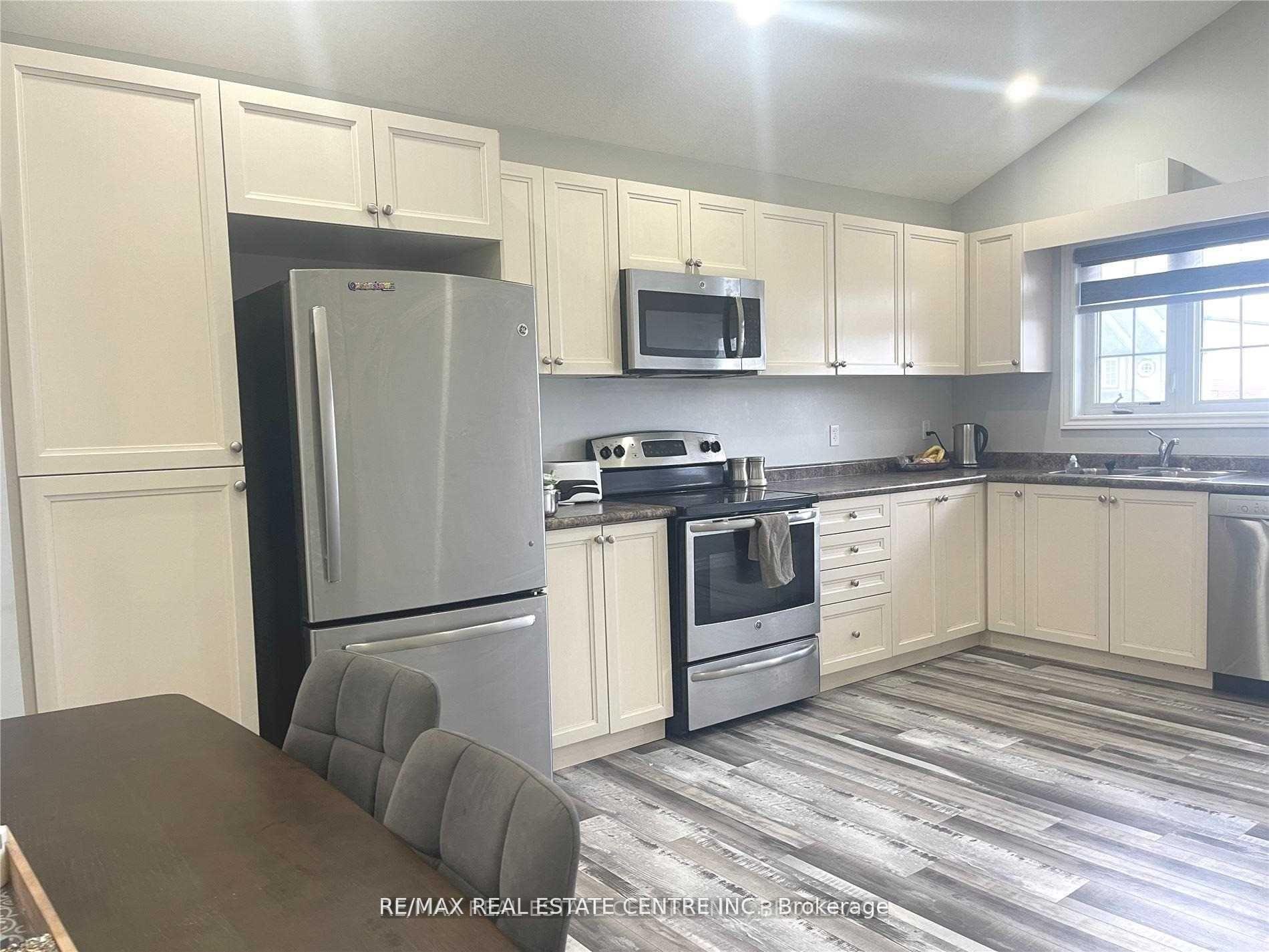 Photo 9 of Unit A, 196 Woodbine Avenue, Kitchener, Huron Park — HOMEH