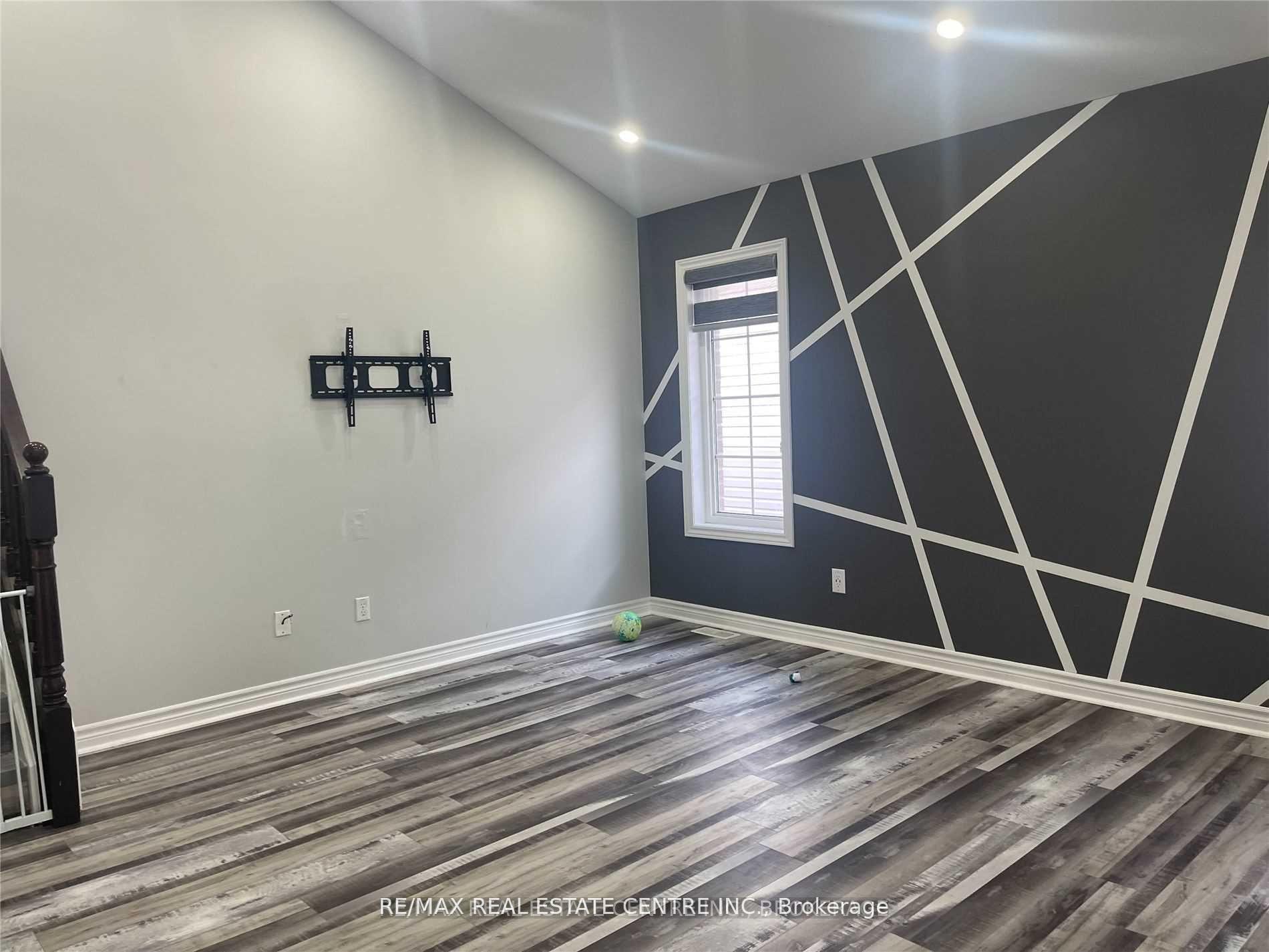 Photo 10 of Unit A, 196 Woodbine Avenue, Kitchener, Huron Park — HOMEH
