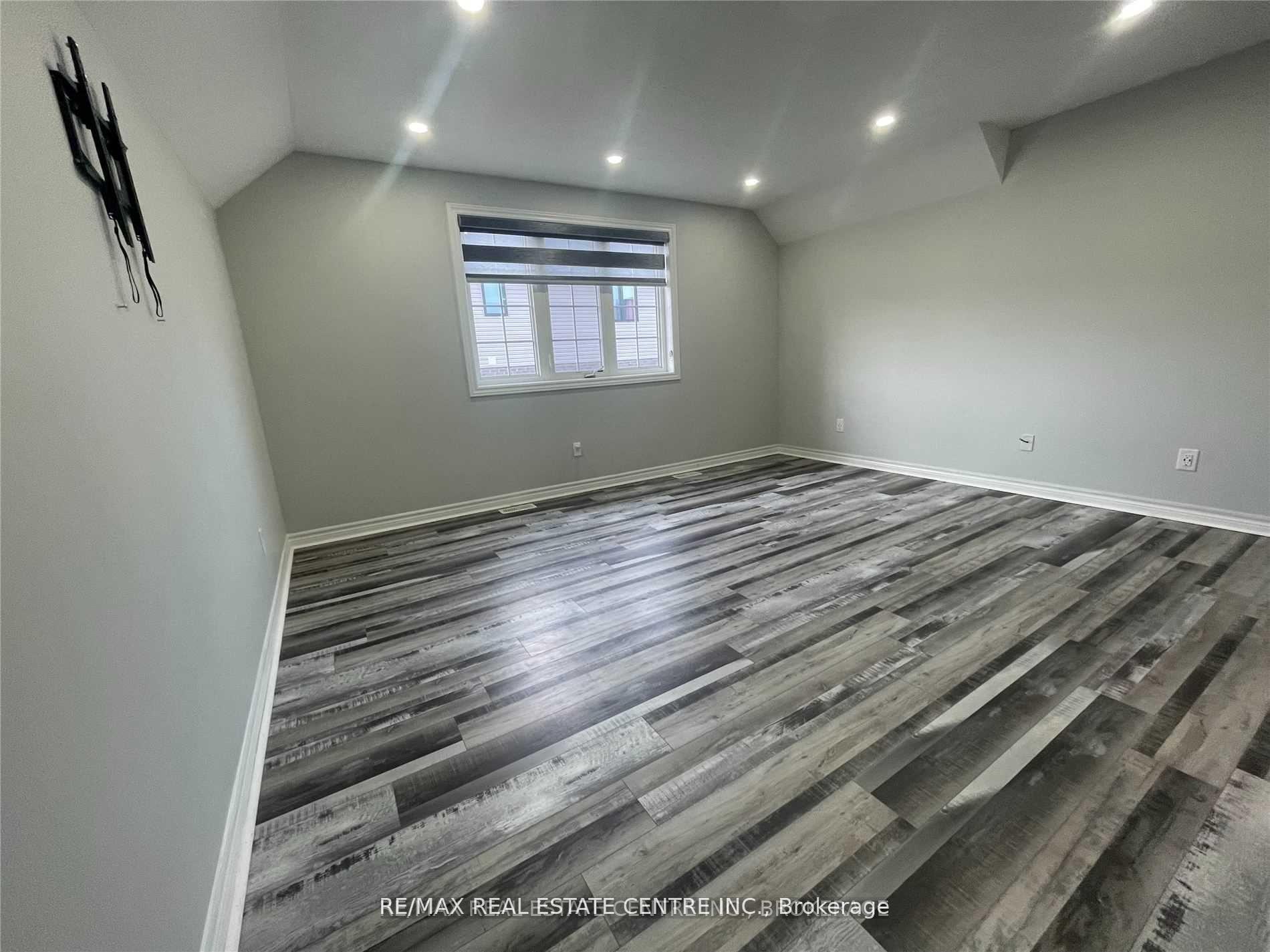Photo 16 of Unit A, 196 Woodbine Avenue, Kitchener, Huron Park — HOMEH
