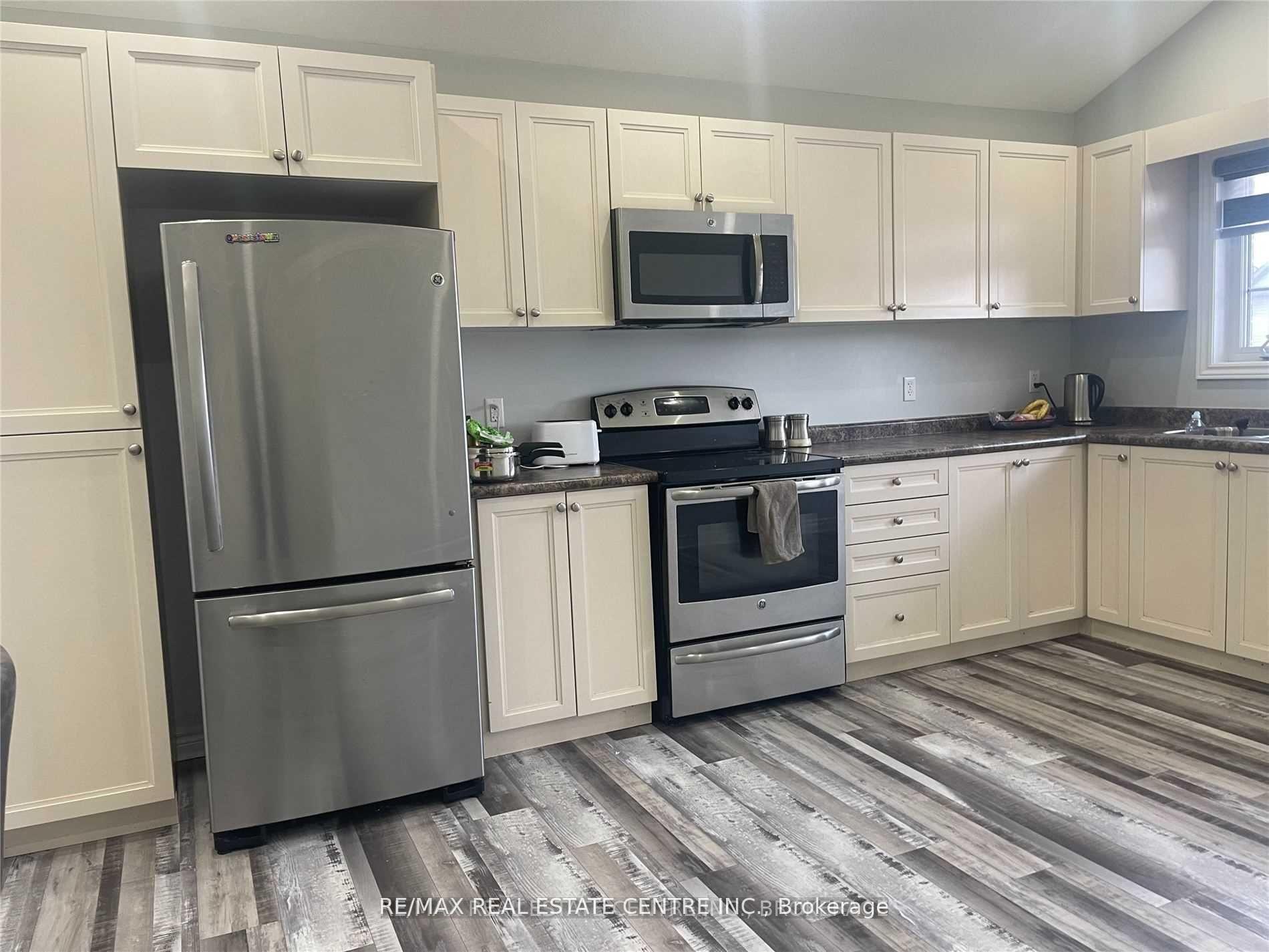 Photo 19 of Unit A, 196 Woodbine Avenue, Kitchener, Huron Park — HOMEH