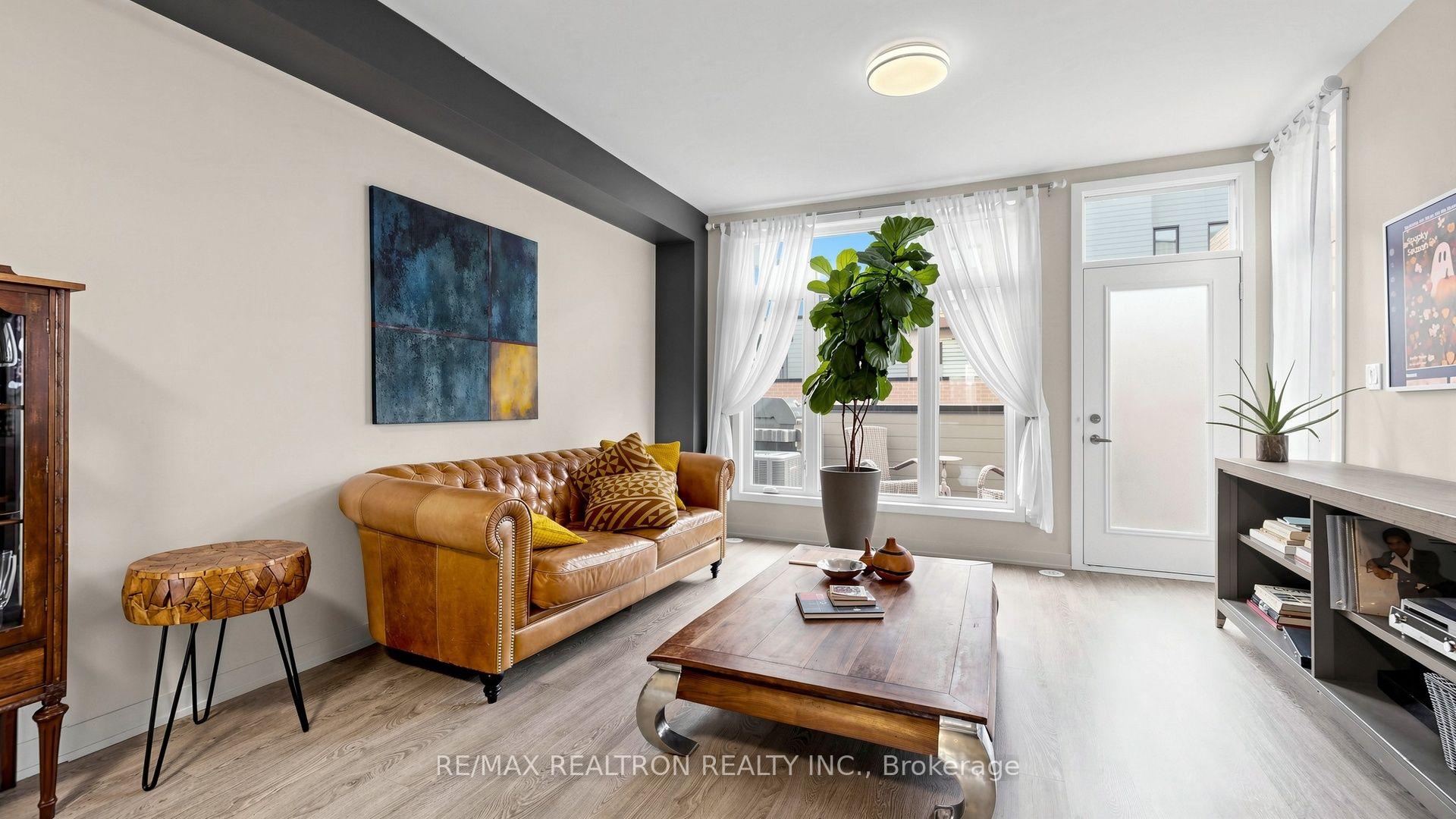 Photo 16 of 48 Hooyo Terrace, Toronto, Englemount-Lawrence — HOMEH