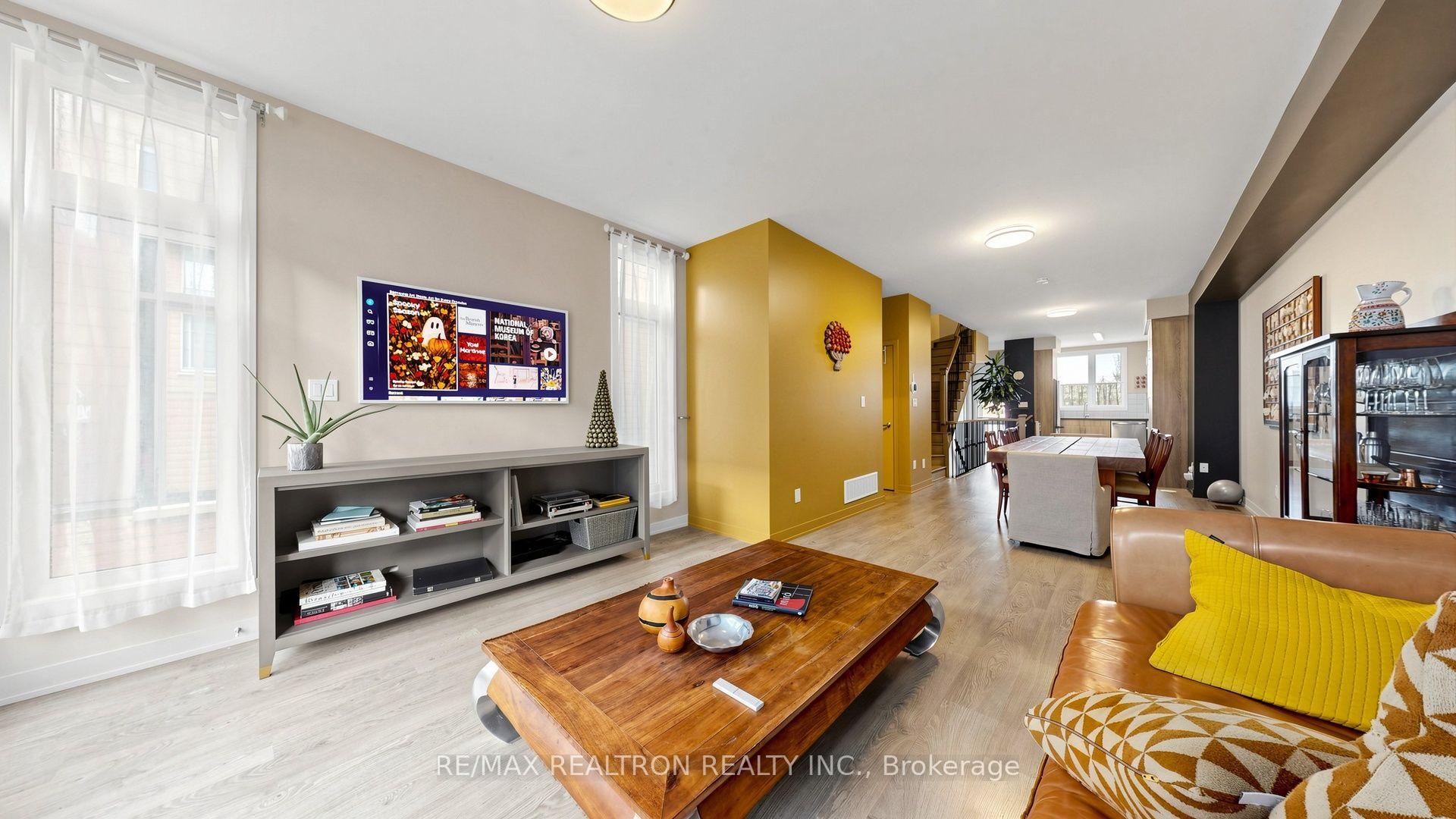 Photo 21 of 48 Hooyo Terrace, Toronto, Englemount-Lawrence — HOMEH
