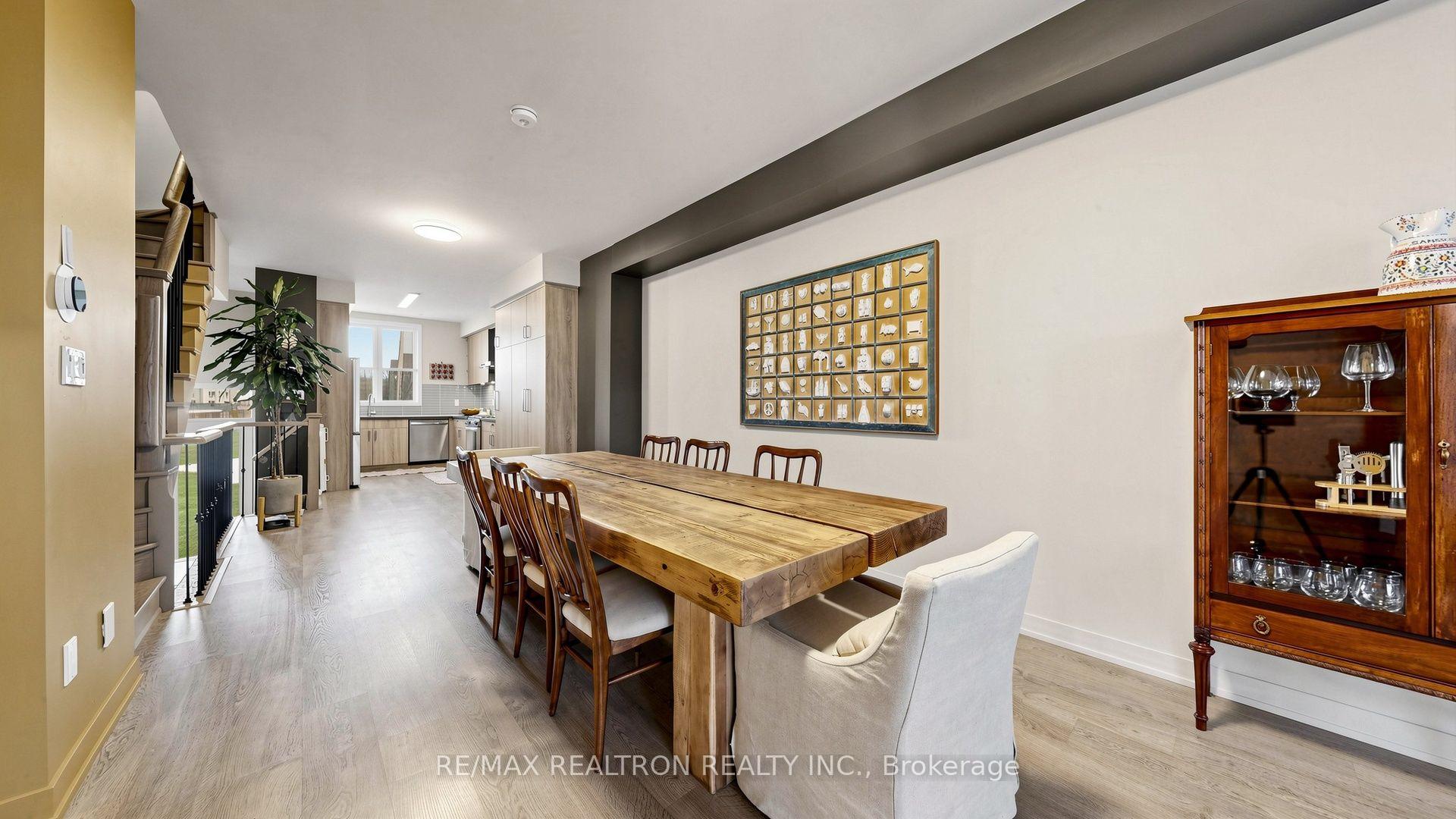 Photo 9 of 48 Hooyo Terrace, Toronto, Englemount-Lawrence — HOMEH