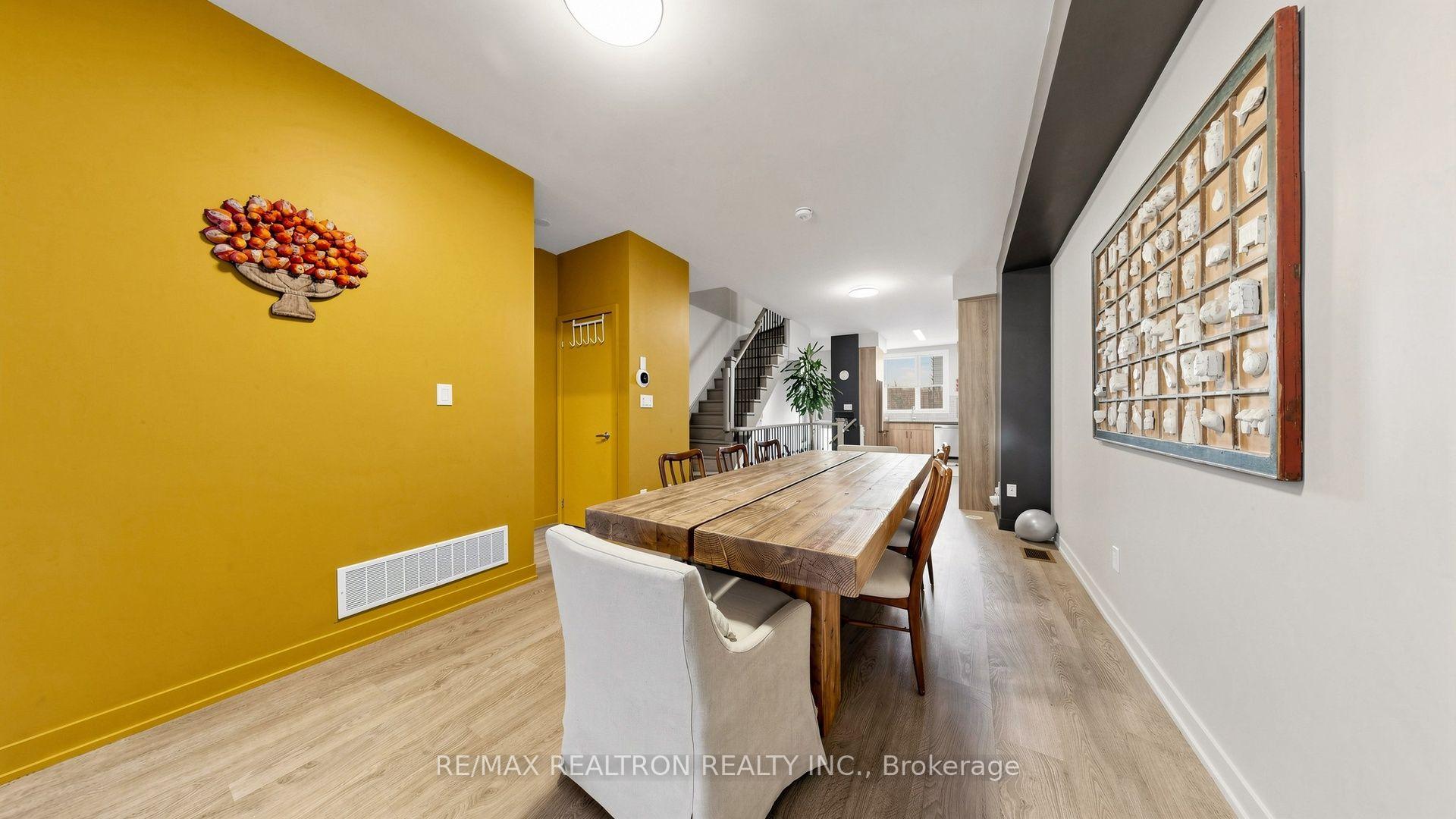 Photo 15 of 48 Hooyo Terrace, Toronto, Englemount-Lawrence — HOMEH