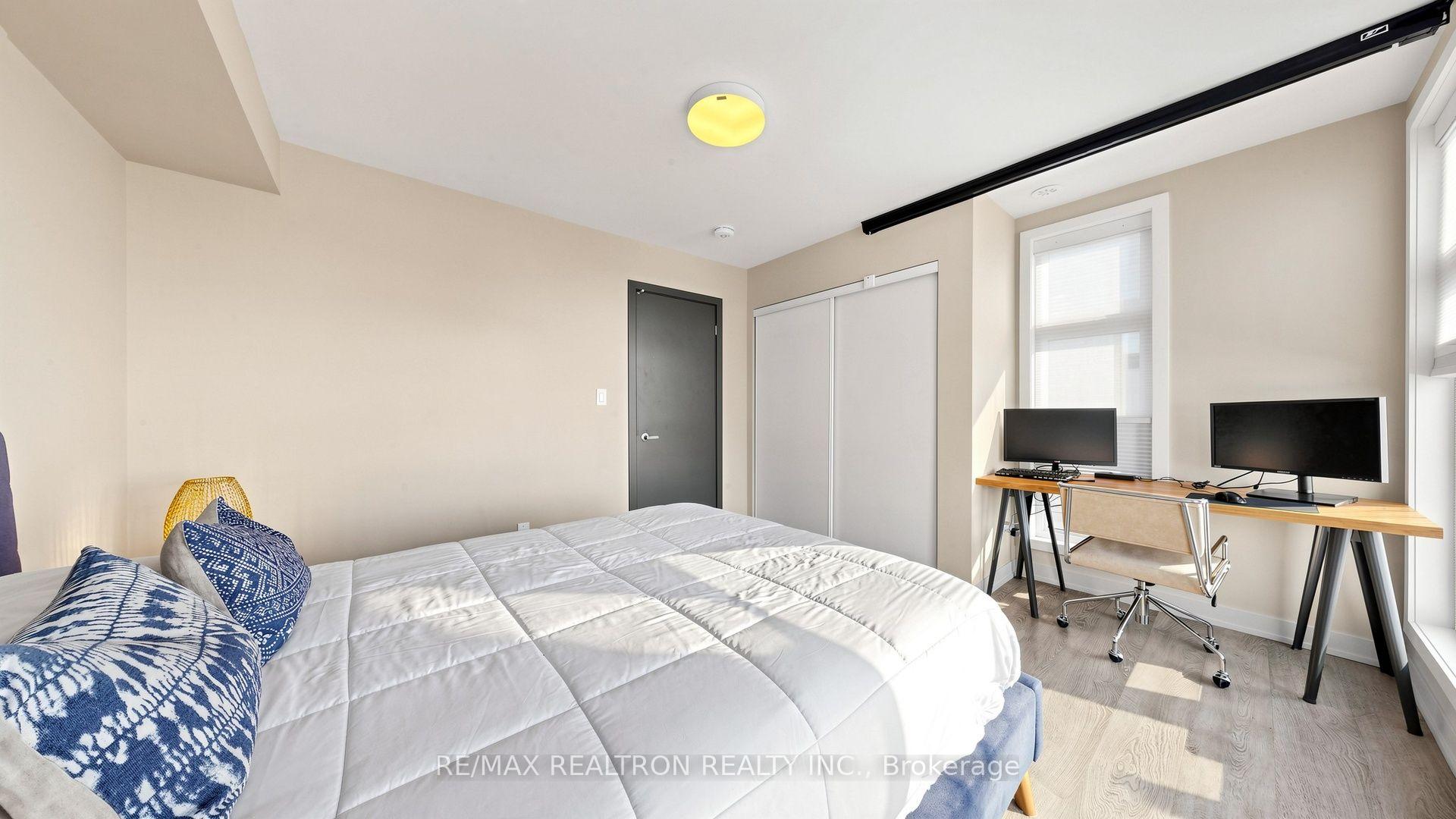 Photo 34 of 48 Hooyo Terrace, Toronto, Englemount-Lawrence — HOMEH