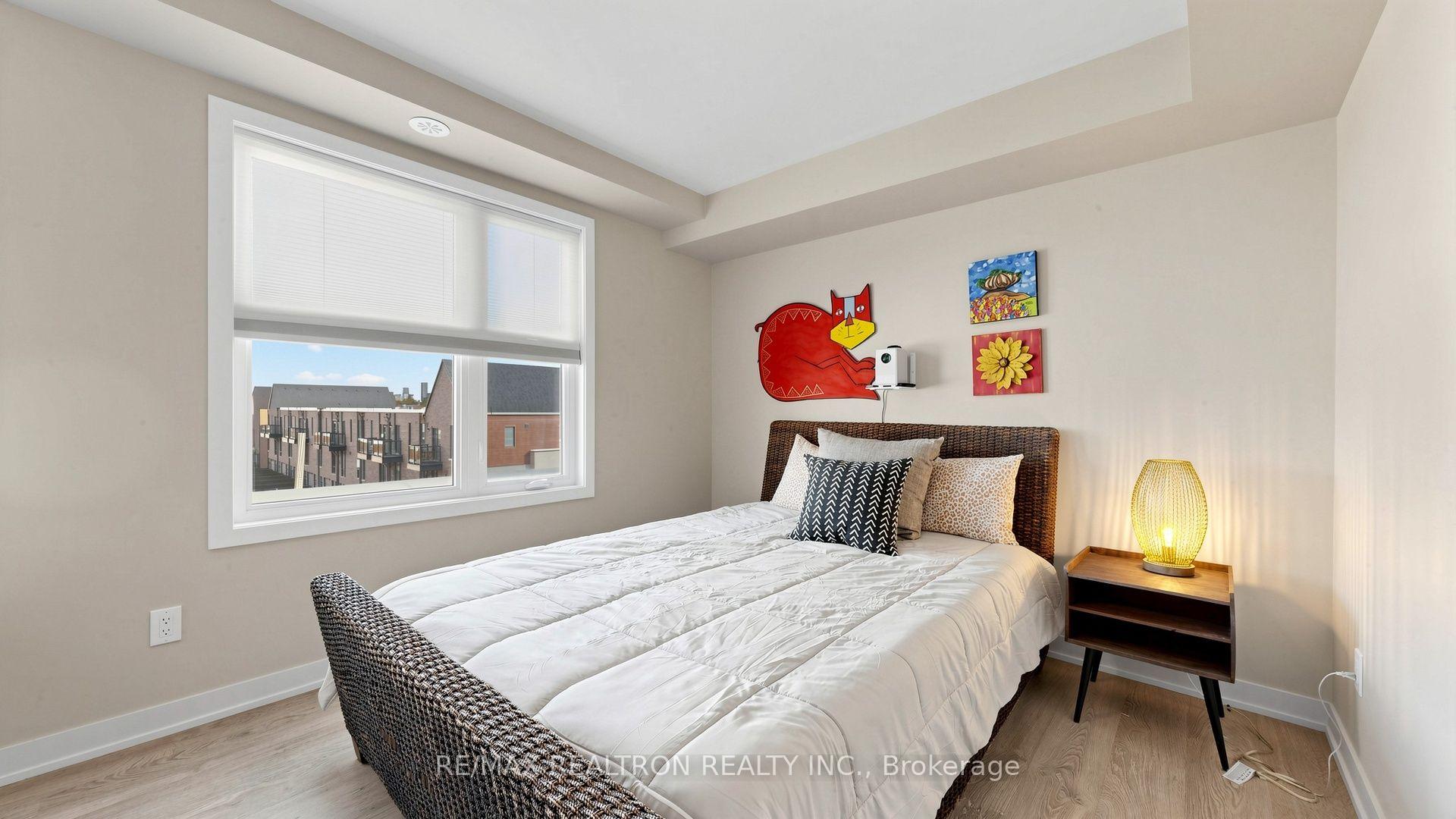 Photo 37 of 48 Hooyo Terrace, Toronto, Englemount-Lawrence — HOMEH