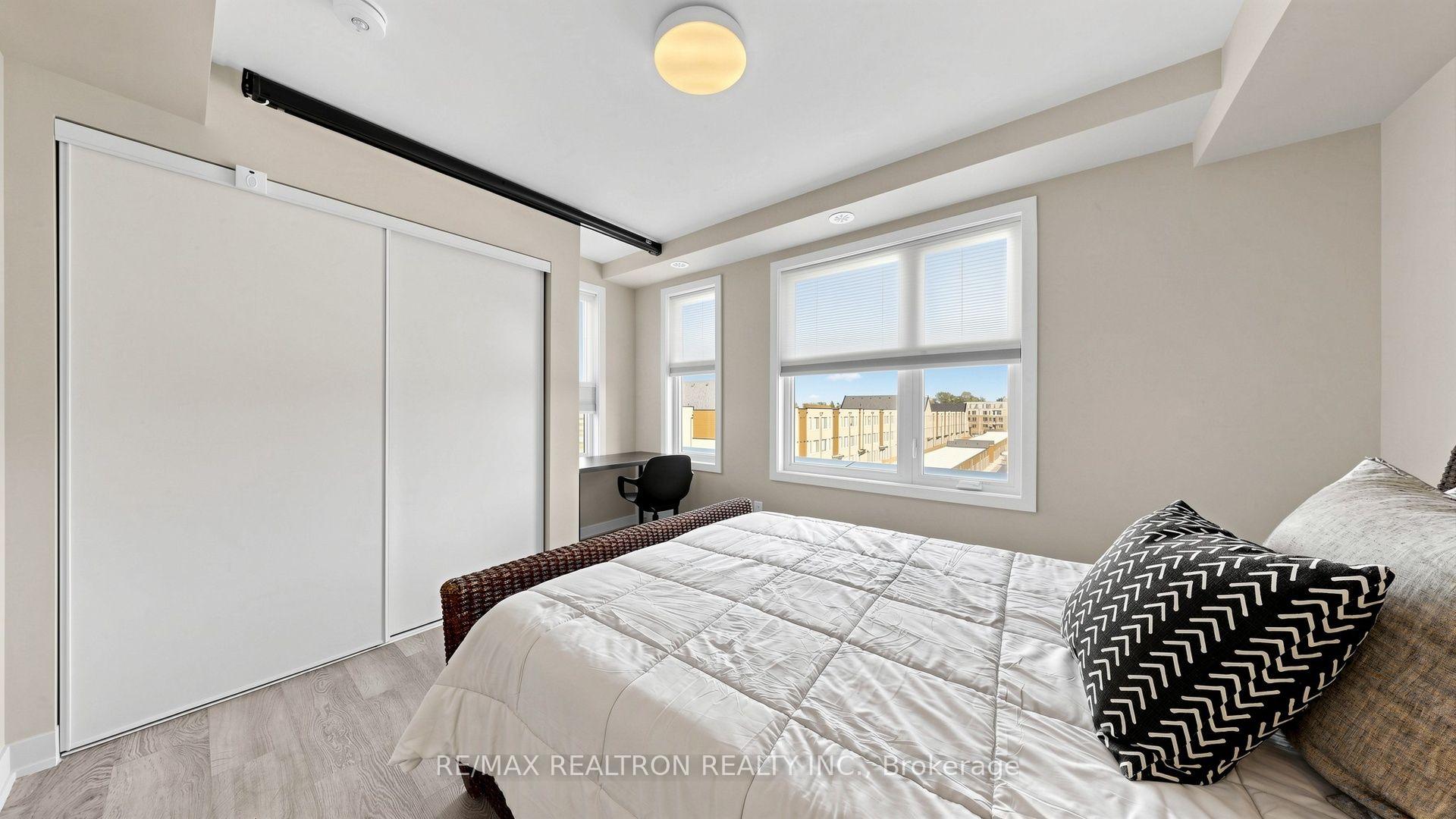 Photo 33 of 48 Hooyo Terrace, Toronto, Englemount-Lawrence — HOMEH