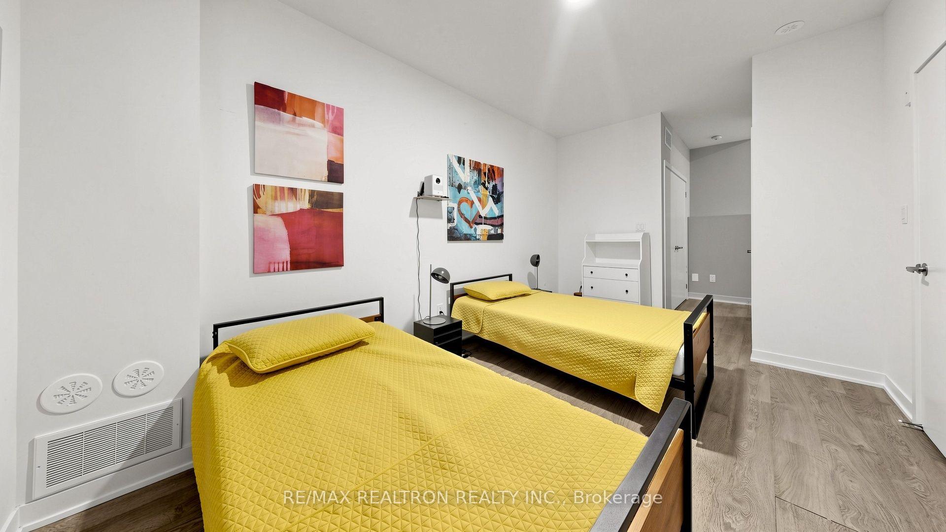 Photo 48 of 48 Hooyo Terrace, Toronto, Englemount-Lawrence — HOMEH