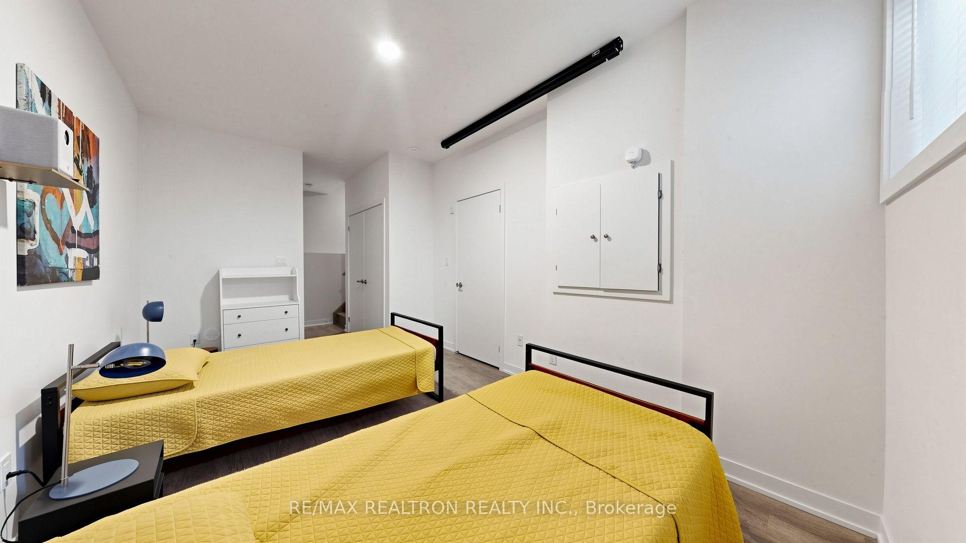 Photo 51 of 48 Hooyo Terrace, Toronto, Englemount-Lawrence — HOMEH