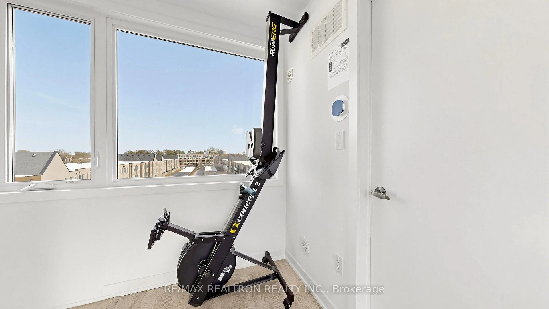 Photo 49 of 48 Hooyo Terrace, Toronto, Englemount-Lawrence — HOMEH