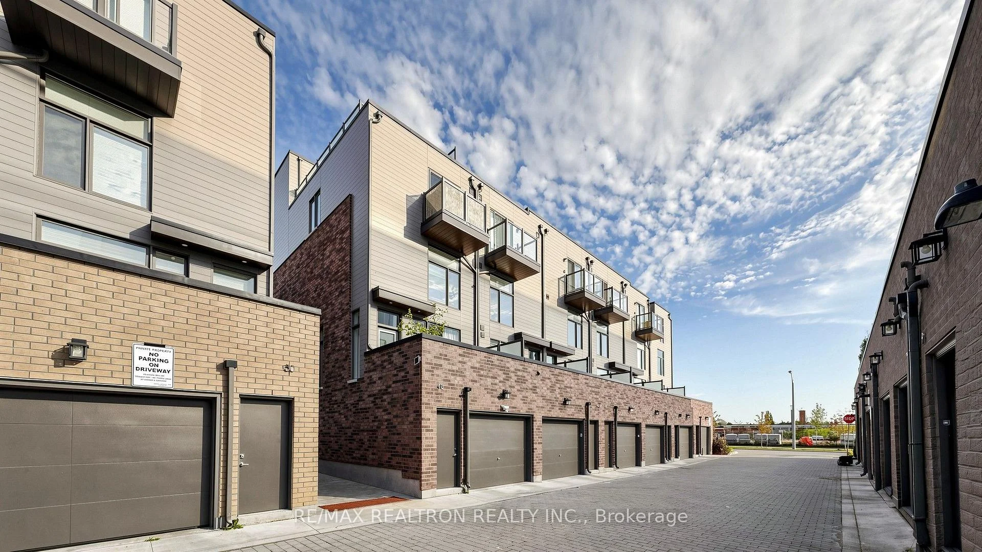 Photo 55 of 48 Hooyo Terrace, Toronto, Englemount-Lawrence — HOMEH