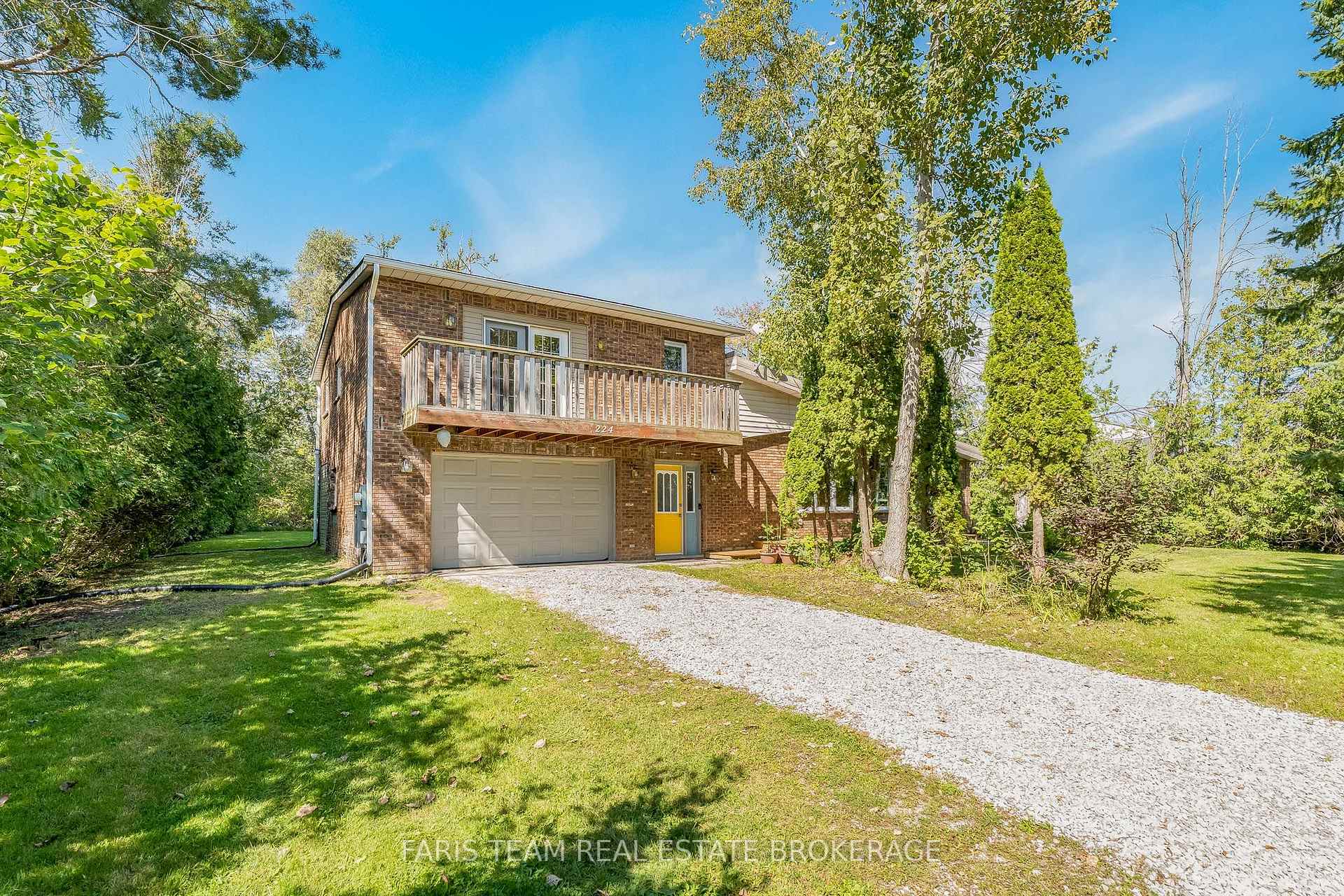Photo of 224 Lakeshore Road W