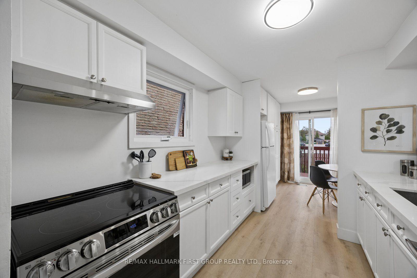Photo 12 of 4 Lowder Place, Whitby, Blue Grass Meadows — HOMEH