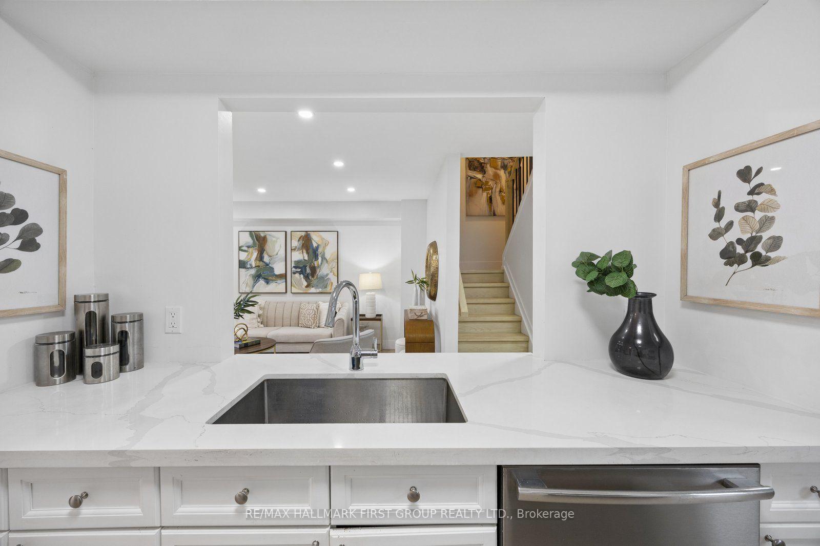 Photo 13 of 4 Lowder Place, Whitby, Blue Grass Meadows — HOMEH