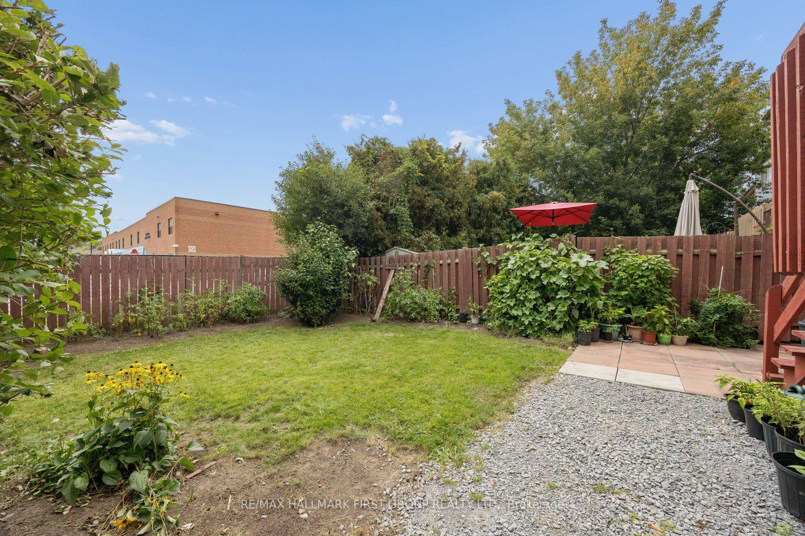 Photo 35 of 4 Lowder Place, Whitby, Blue Grass Meadows — HOMEH