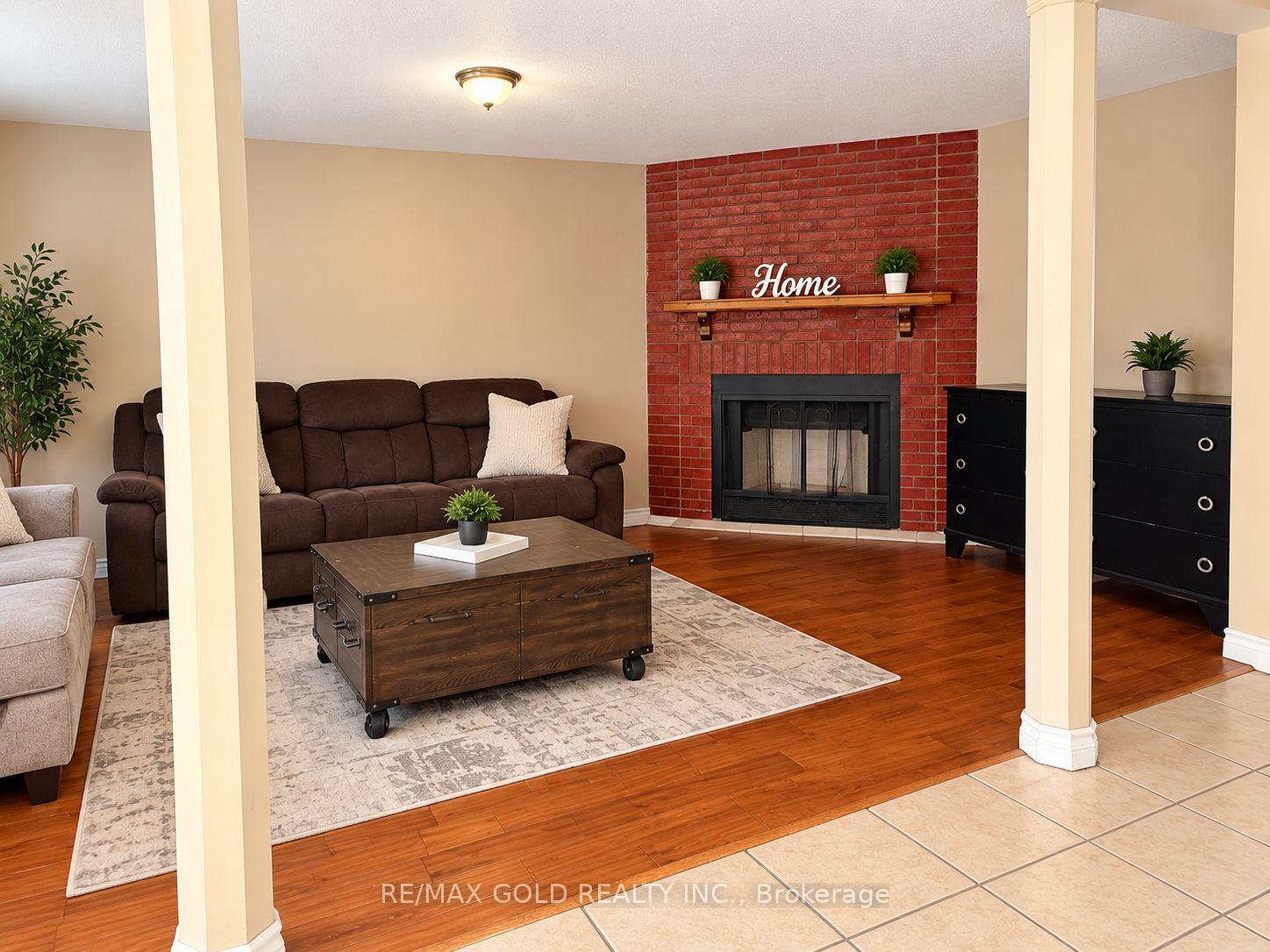 Photo 5 of 46 Songsparrow Drive, Brampton, Fletcher's Creek South — HOMEH