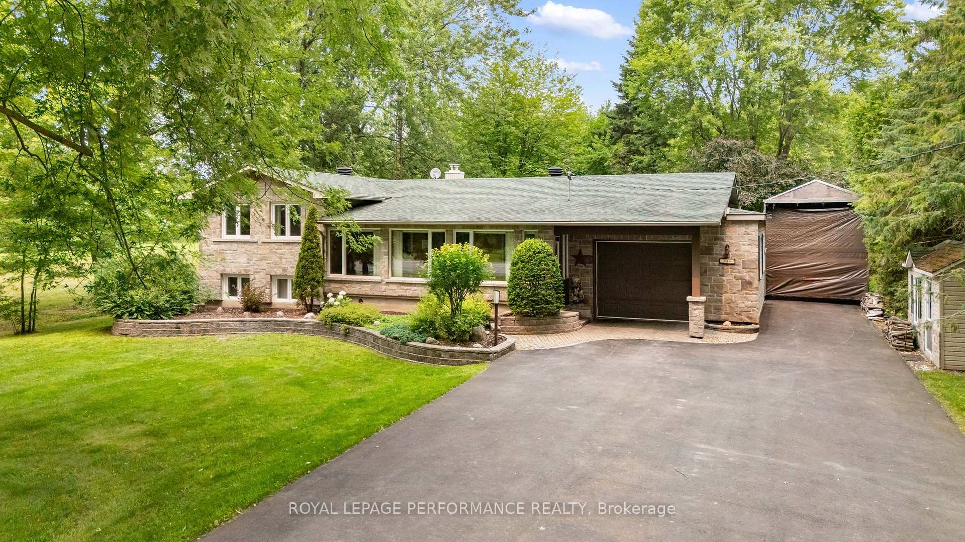 Photo of 828 Principale Street