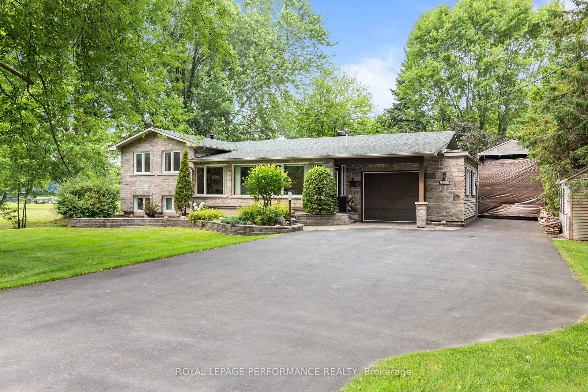 Photo of 828 Principale Street