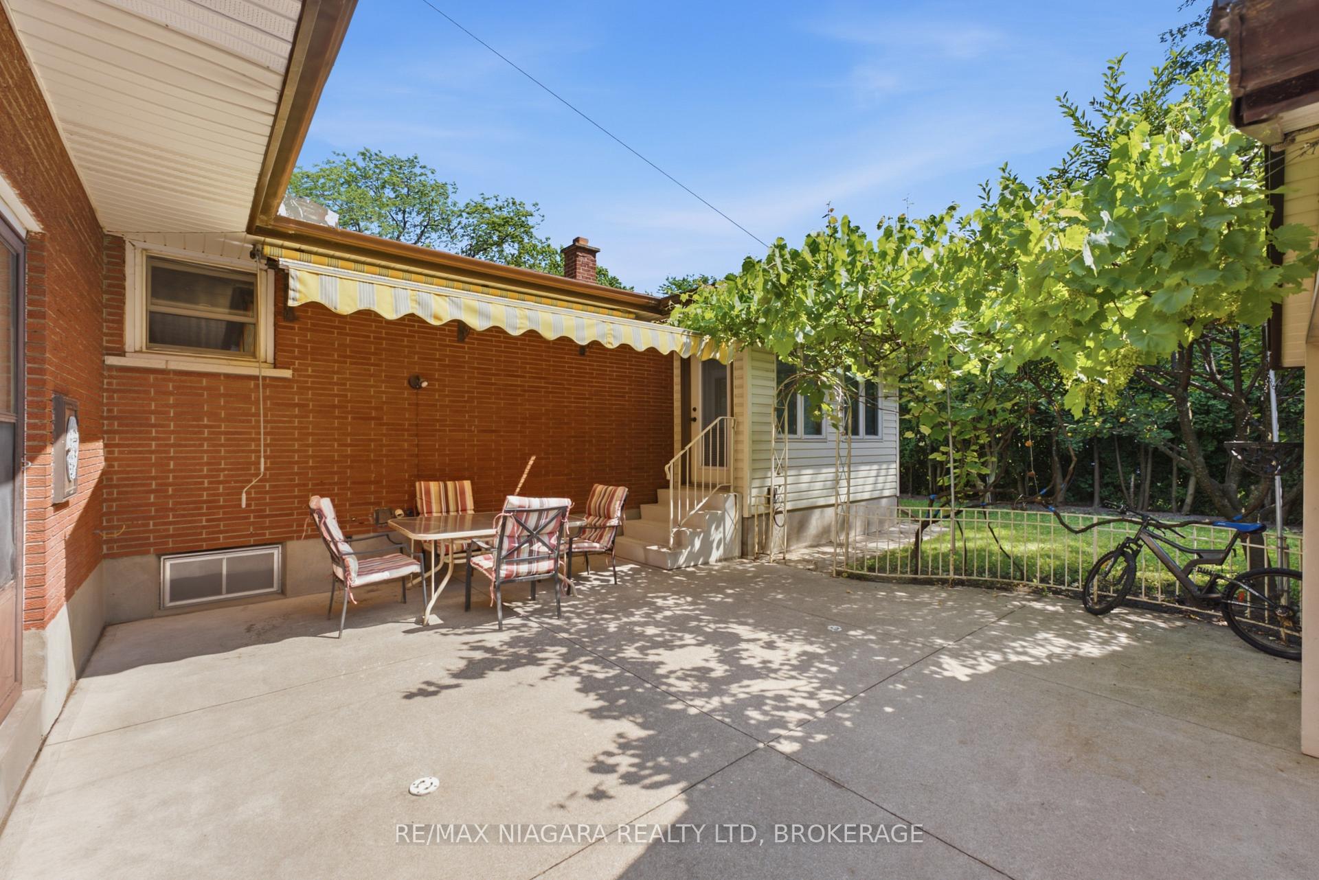 Photo 27 of 11 Richelieu Drive, St. Catharines, Vine/Linwell — HOMEH