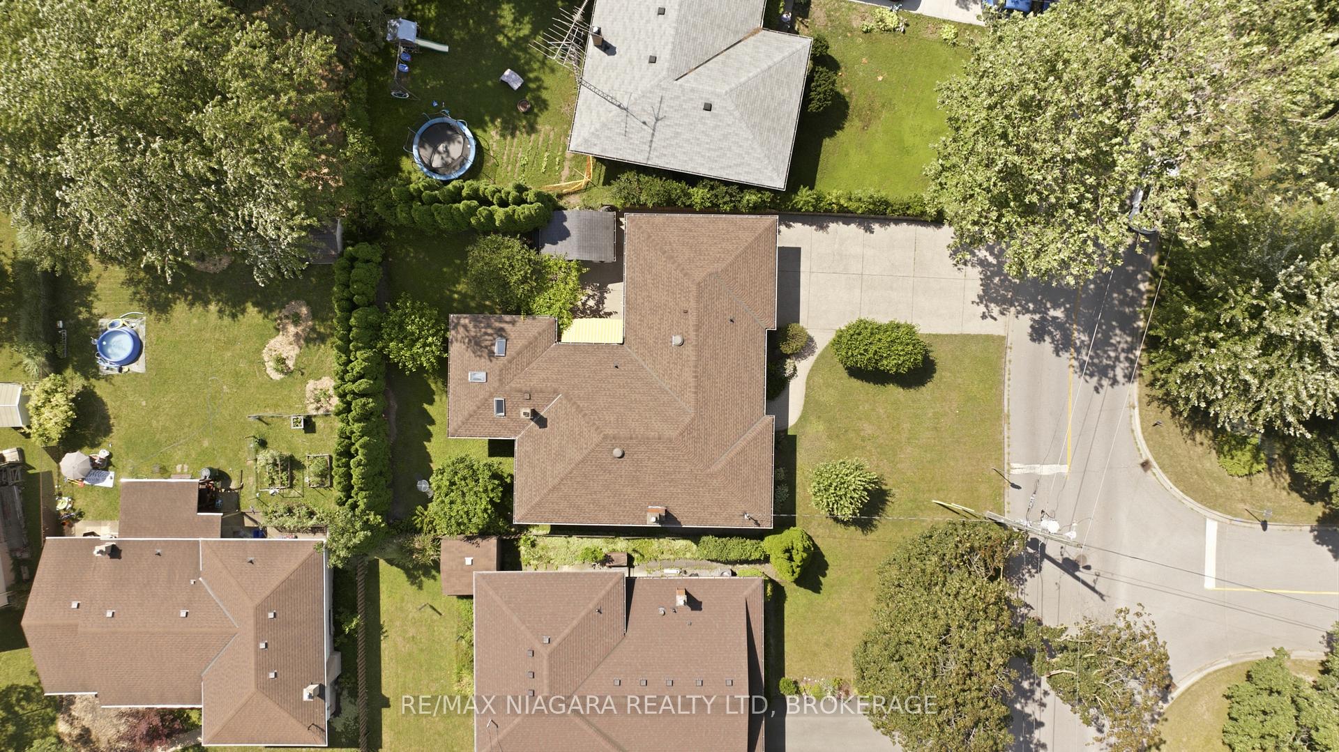 Photo 29 of 11 Richelieu Drive, St. Catharines, Vine/Linwell — HOMEH