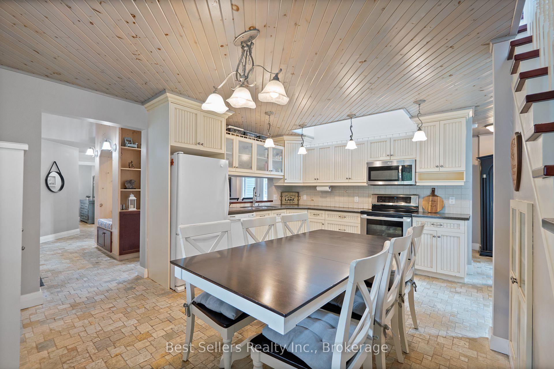 Photo 11 of 1622 Houseys Rapids Road, Gravenhurst, Ryde — HOMEH