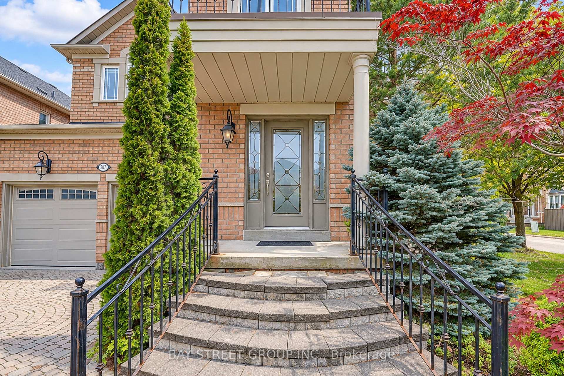 Photo 2 of 207 Farmstead Road, Richmond Hill, Rouge Woods — HOMEH
