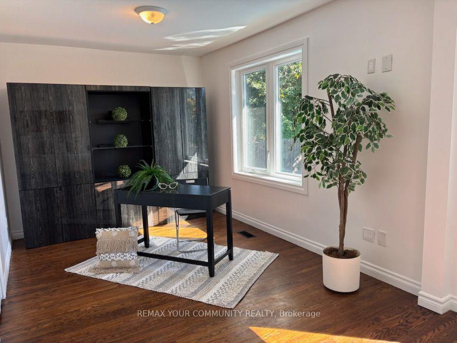 Photo 15 of 66 Decarie Circle, Etobicoke, Eringate-Centennial-West Deane — HOMEH