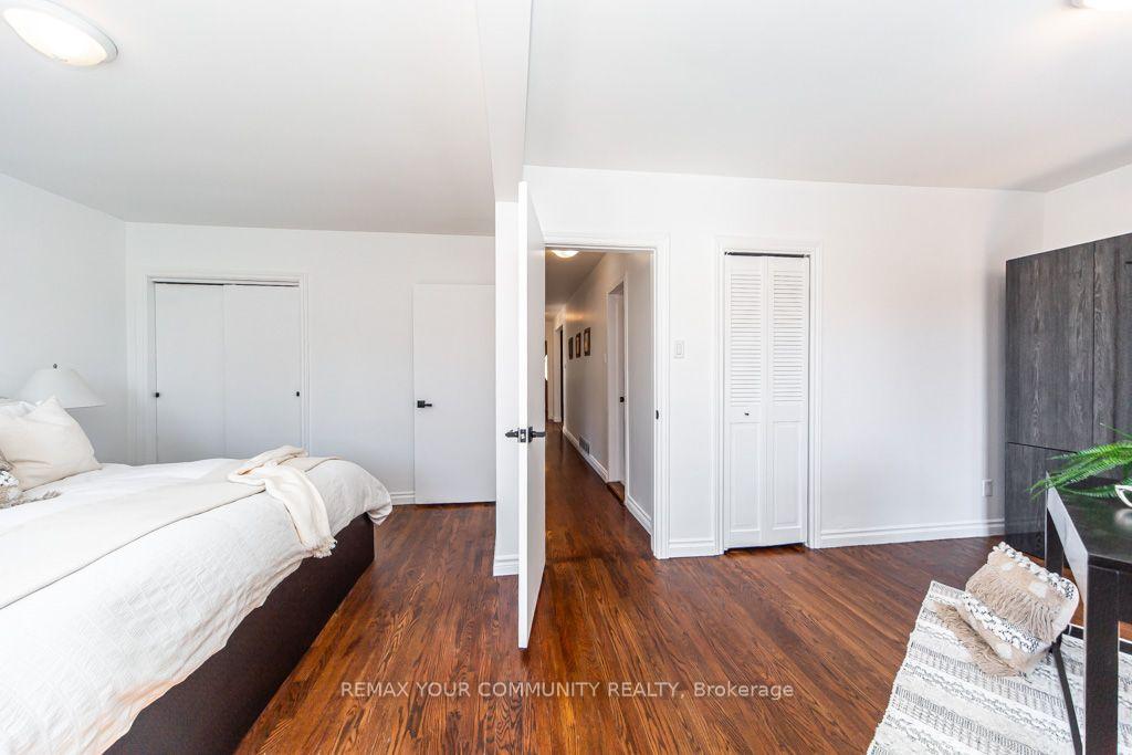 Photo 16 of 66 Decarie Circle, Etobicoke, Eringate-Centennial-West Deane — HOMEH