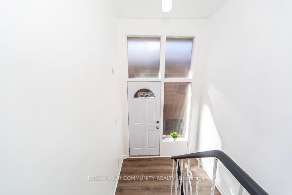 Photo 19 of 66 Decarie Circle, Etobicoke, Eringate-Centennial-West Deane — HOMEH
