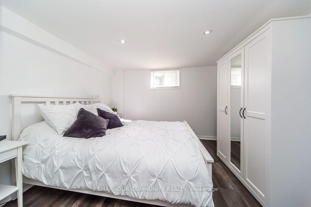 Photo 26 of 66 Decarie Circle, Etobicoke, Eringate-Centennial-West Deane — HOMEH