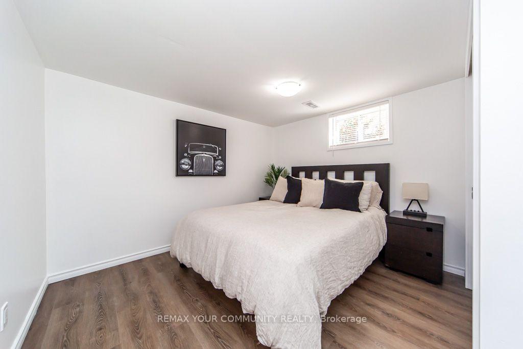 Photo 28 of 66 Decarie Circle, Etobicoke, Eringate-Centennial-West Deane — HOMEH
