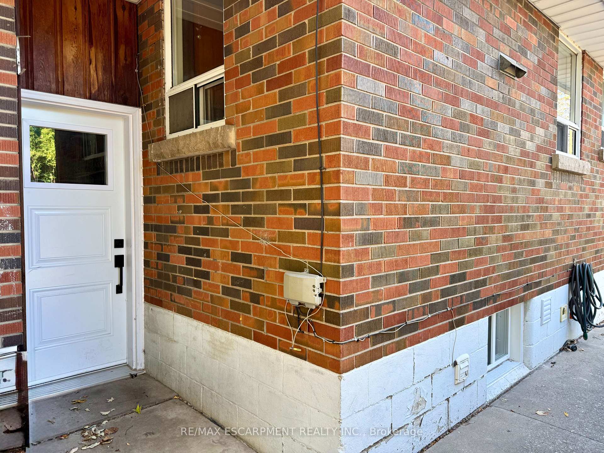 Photo 2 of Unit Basement, 904 Maple Avenue, Hamilton, Bartonville — HOMEH