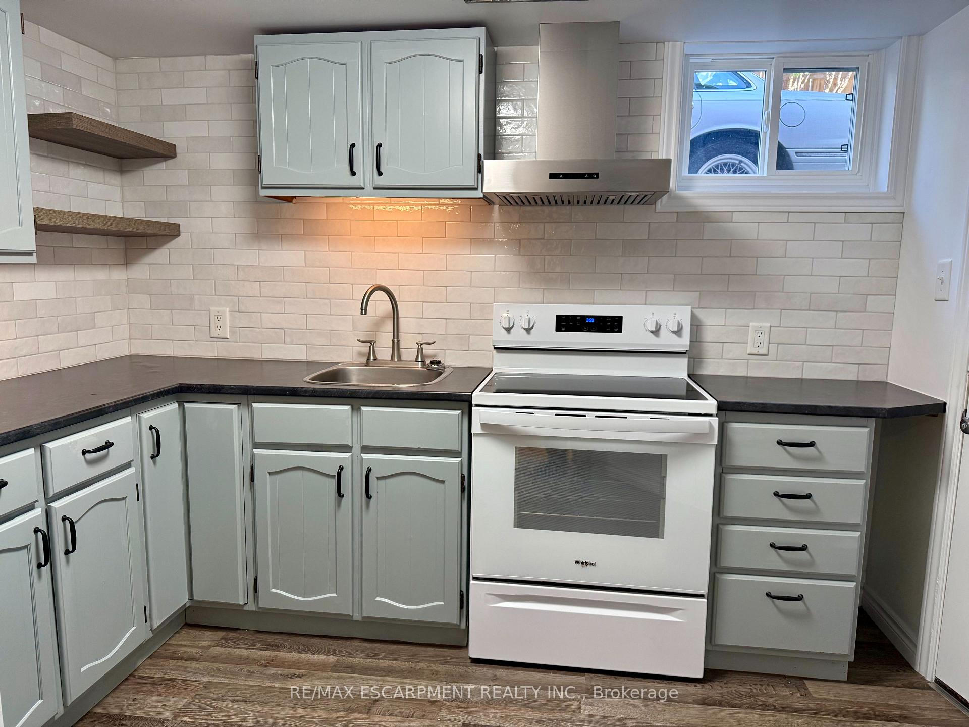 Photo 3 of Unit Basement, 904 Maple Avenue, Hamilton, Bartonville — HOMEH