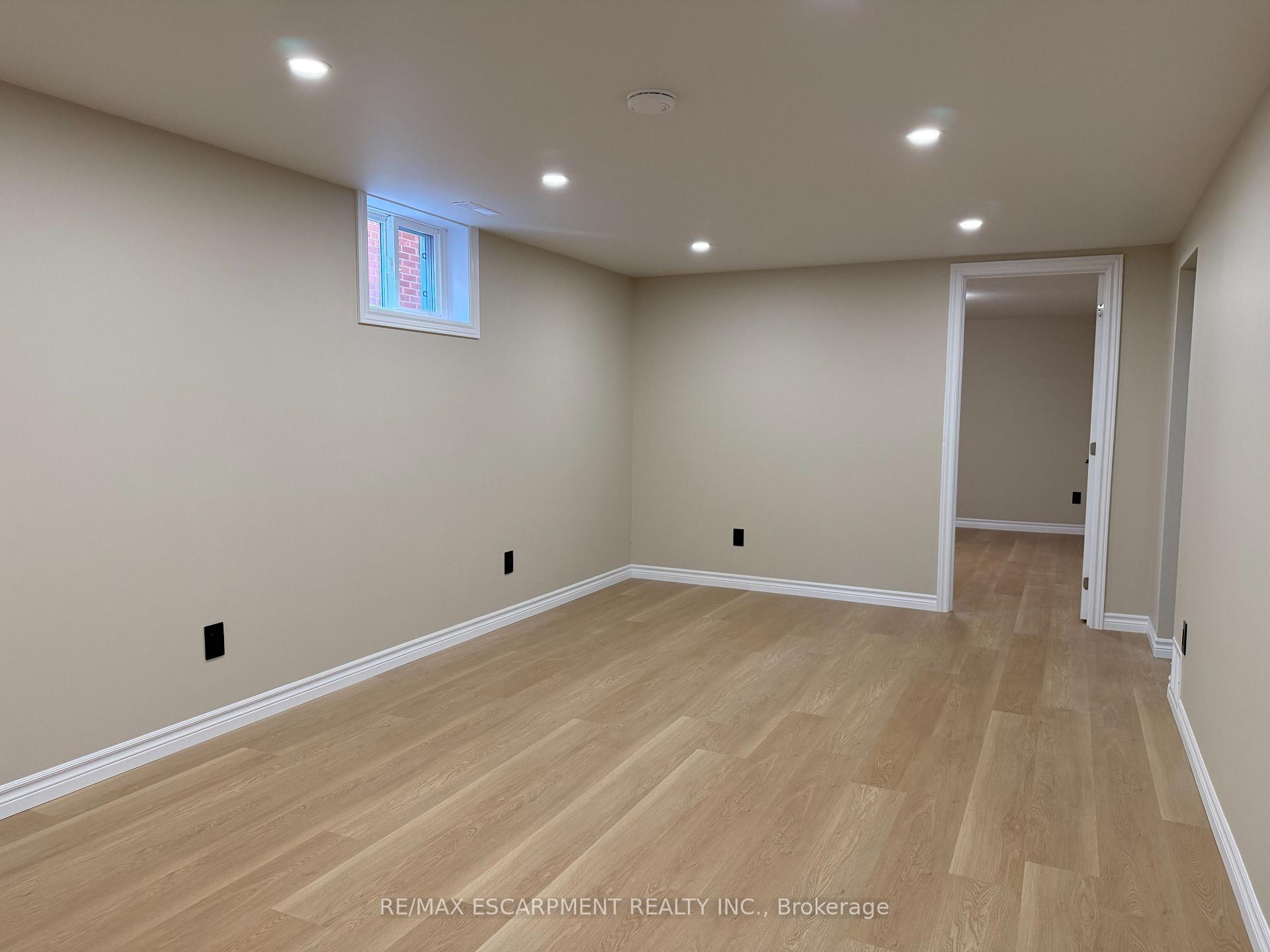 Photo 5 of Unit Basement, 904 Maple Avenue, Hamilton, Bartonville — HOMEH