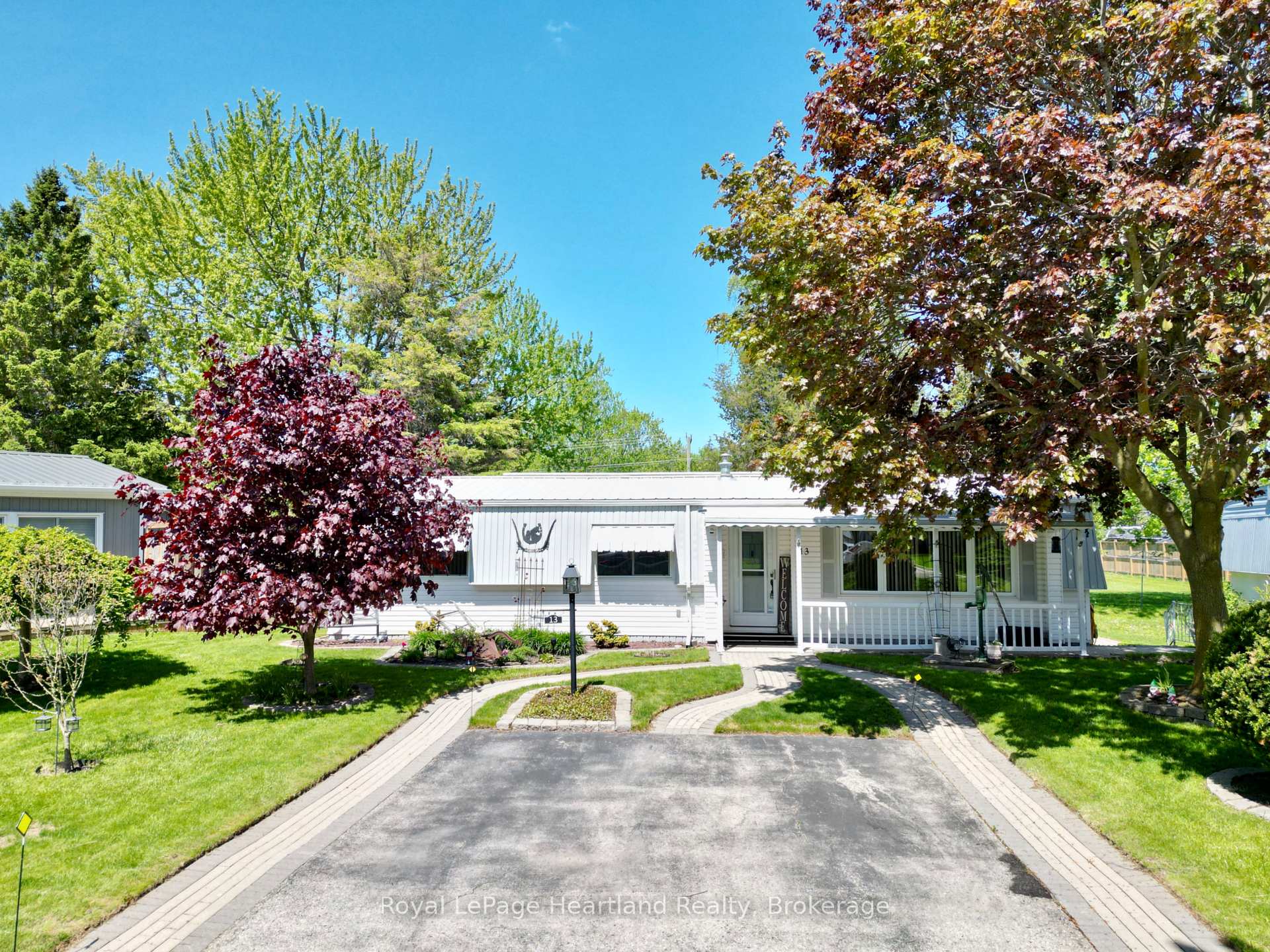 Photo of 13 Cypress Point Crescent